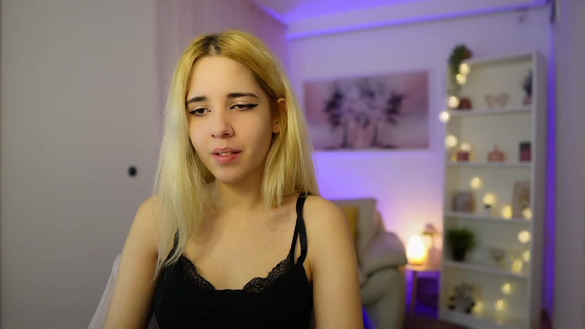 Gallery image thumbnail from Katie_Kush18's myfreecams stream on, 11/20/2023, 10:07 image 8 of 20
