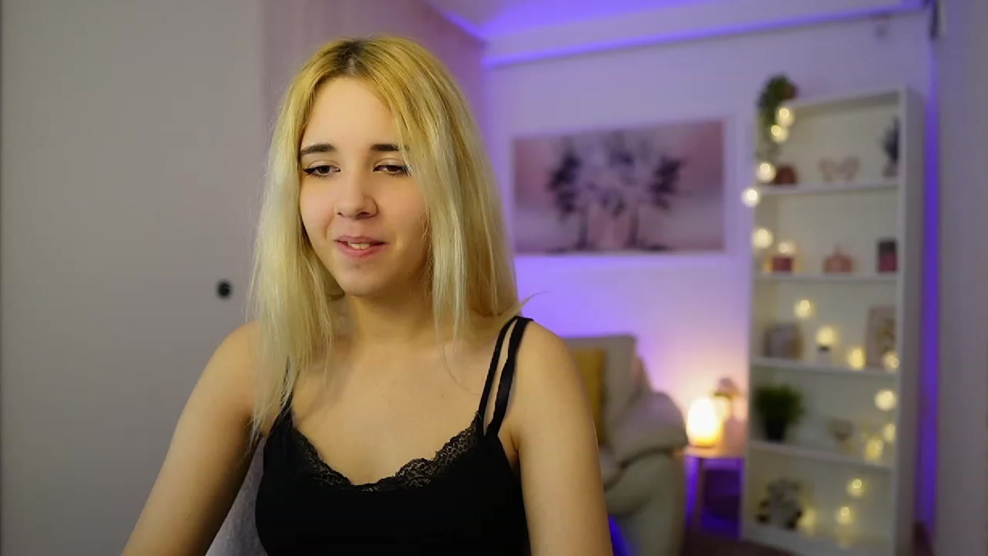 Gallery image thumbnail from Katie_Kush18's myfreecams stream on, 11/20/2023, 10:07 image 5 of 20