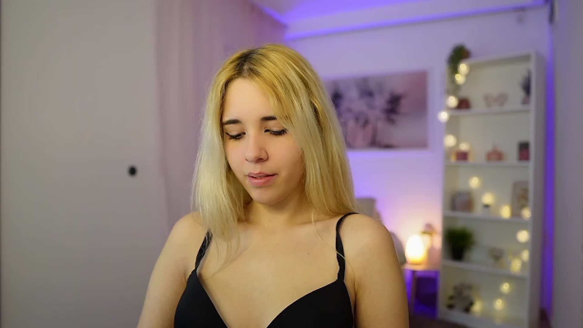 Gallery image thumbnail from Katie_Kush18's myfreecams stream on, 11/20/2023, 11:20 image 4 of 20