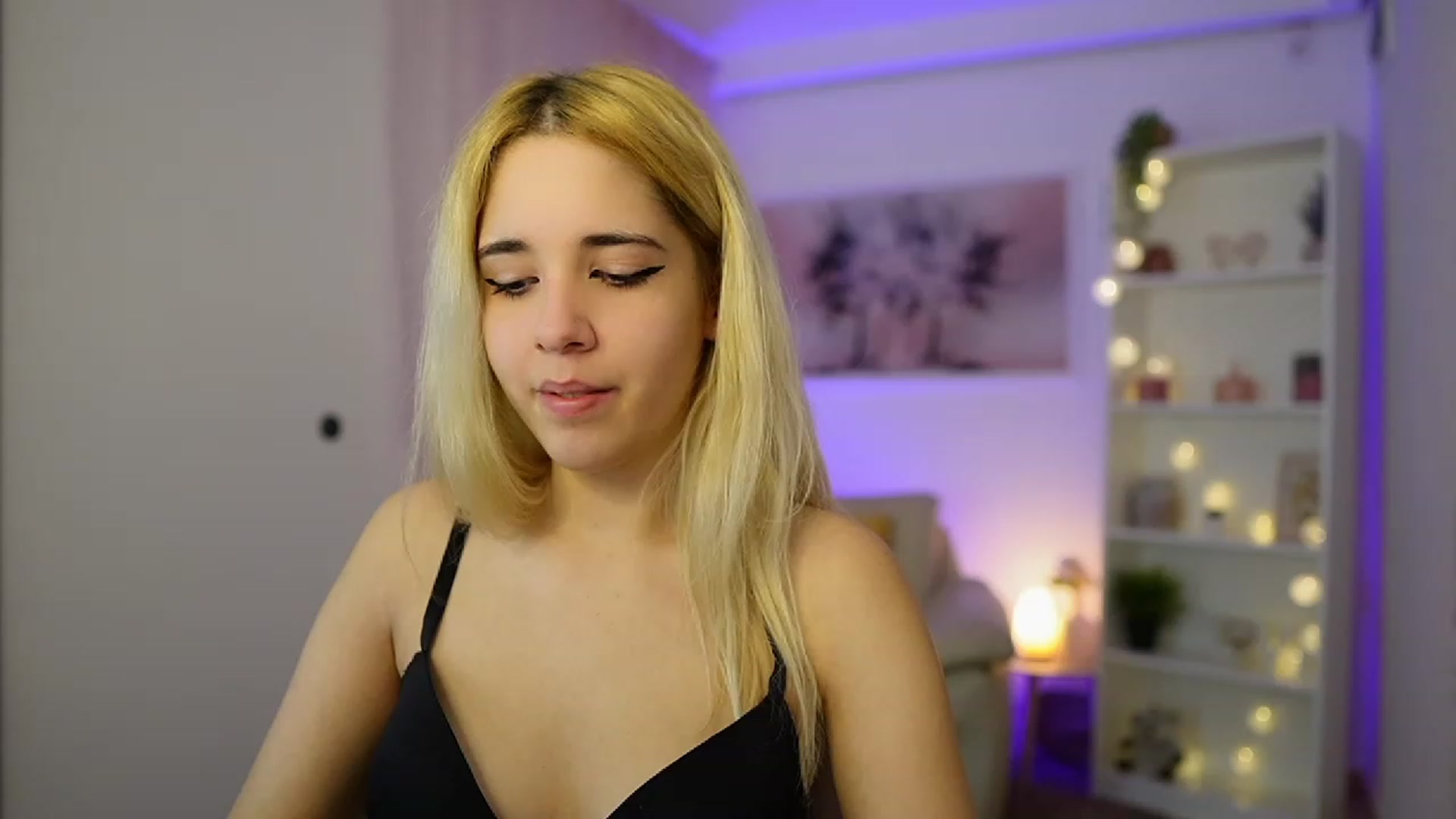 Gallery image thumbnail from Katie_Kush18's myfreecams stream on, 11/20/2023, 11:20 image 18 of 20