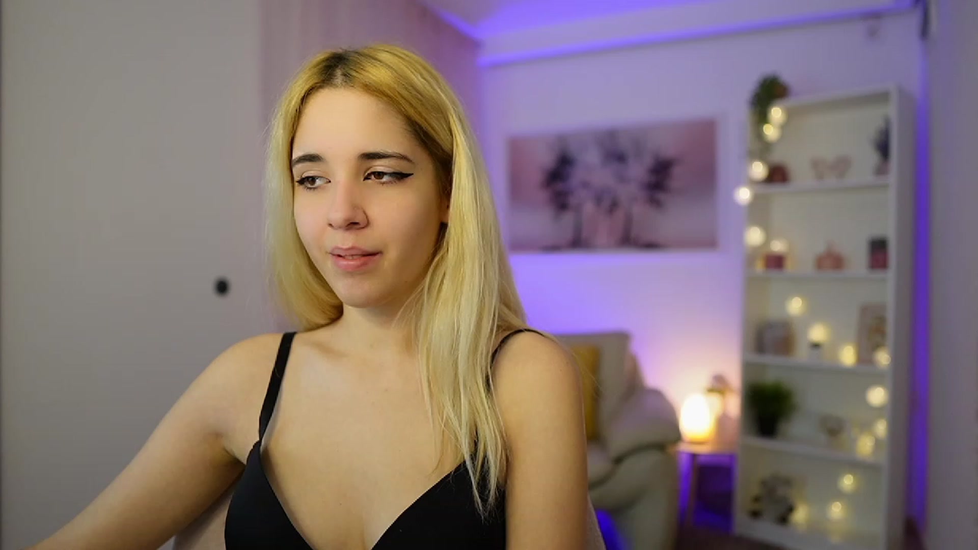 Gallery image thumbnail from Katie_Kush18's myfreecams stream on, 11/20/2023, 11:20 image 17 of 20