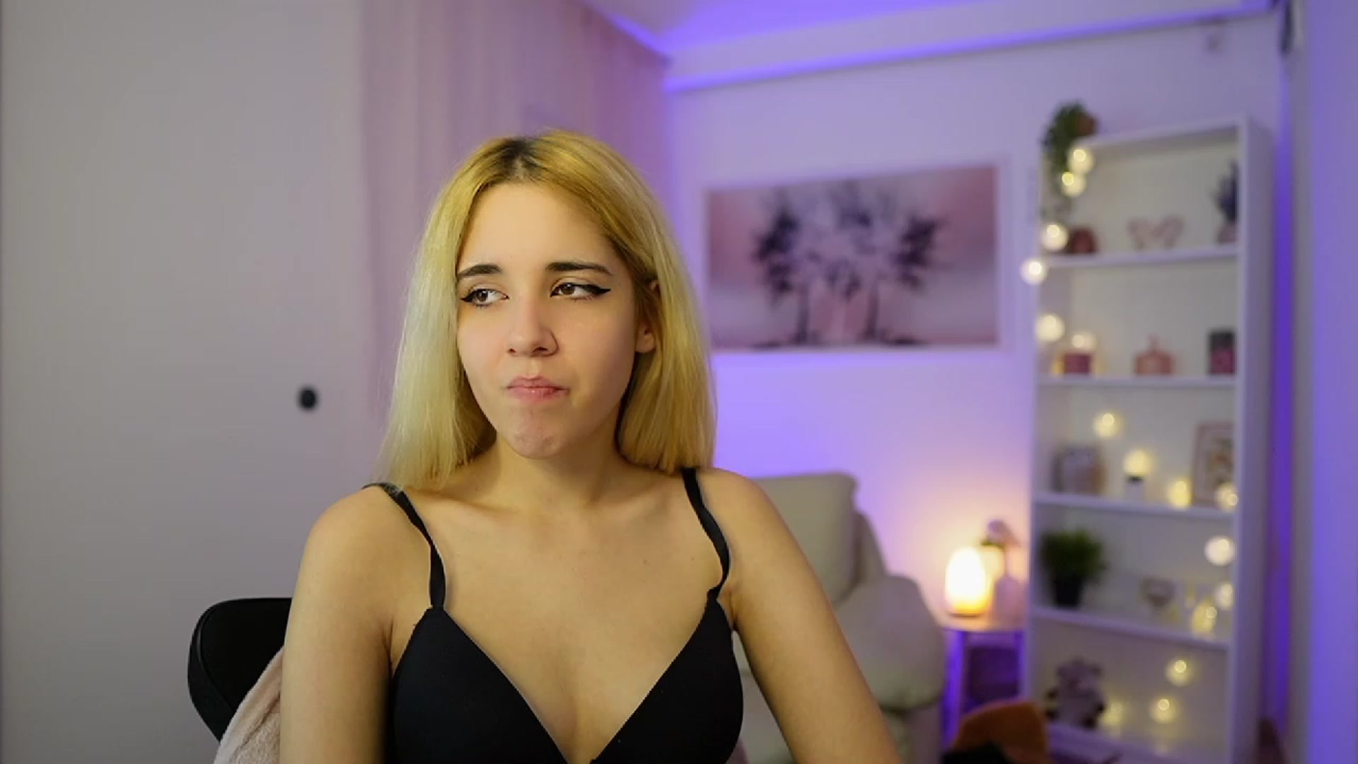 Gallery image thumbnail from Katie_Kush18's myfreecams stream on, 11/20/2023, 13:04 image 20 of 20