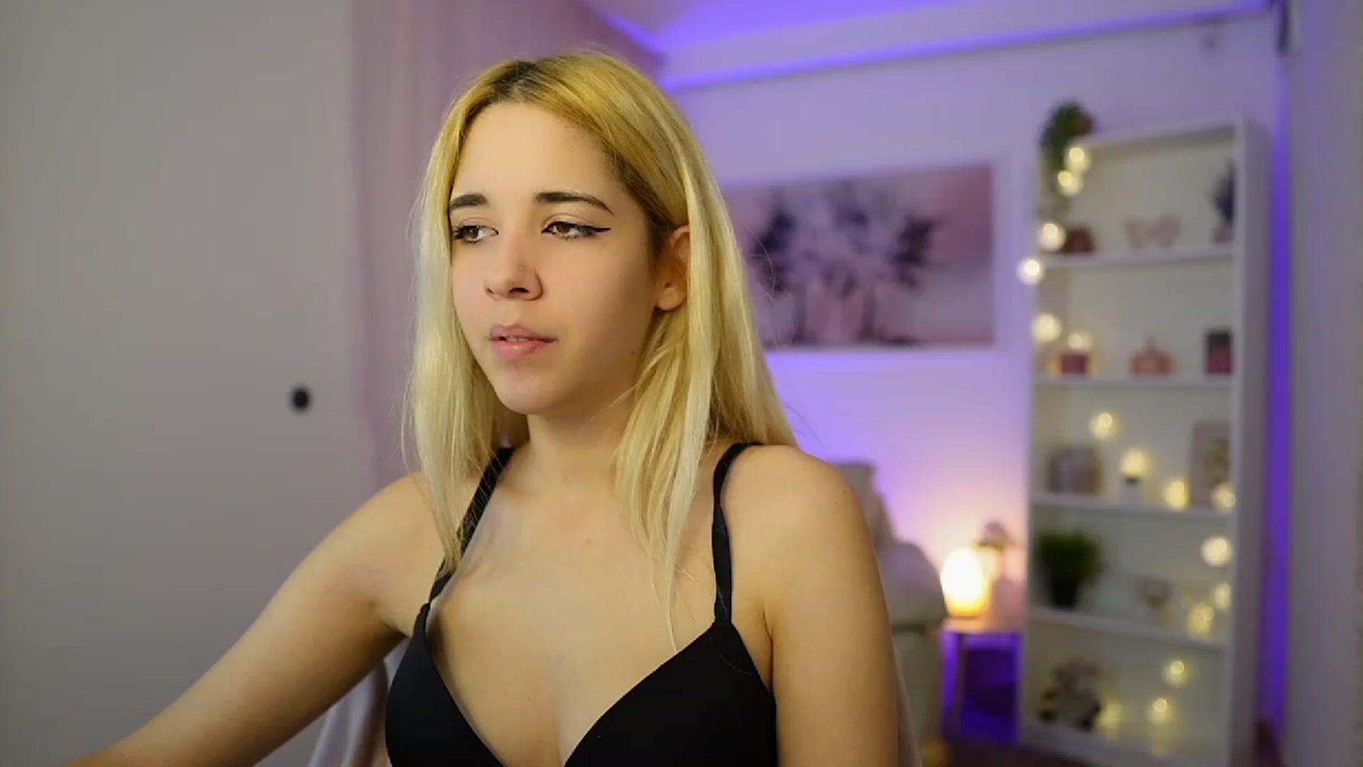 Gallery image thumbnail from Katie_Kush18's myfreecams stream on, 11/21/2023, 10:23 image 19 of 20