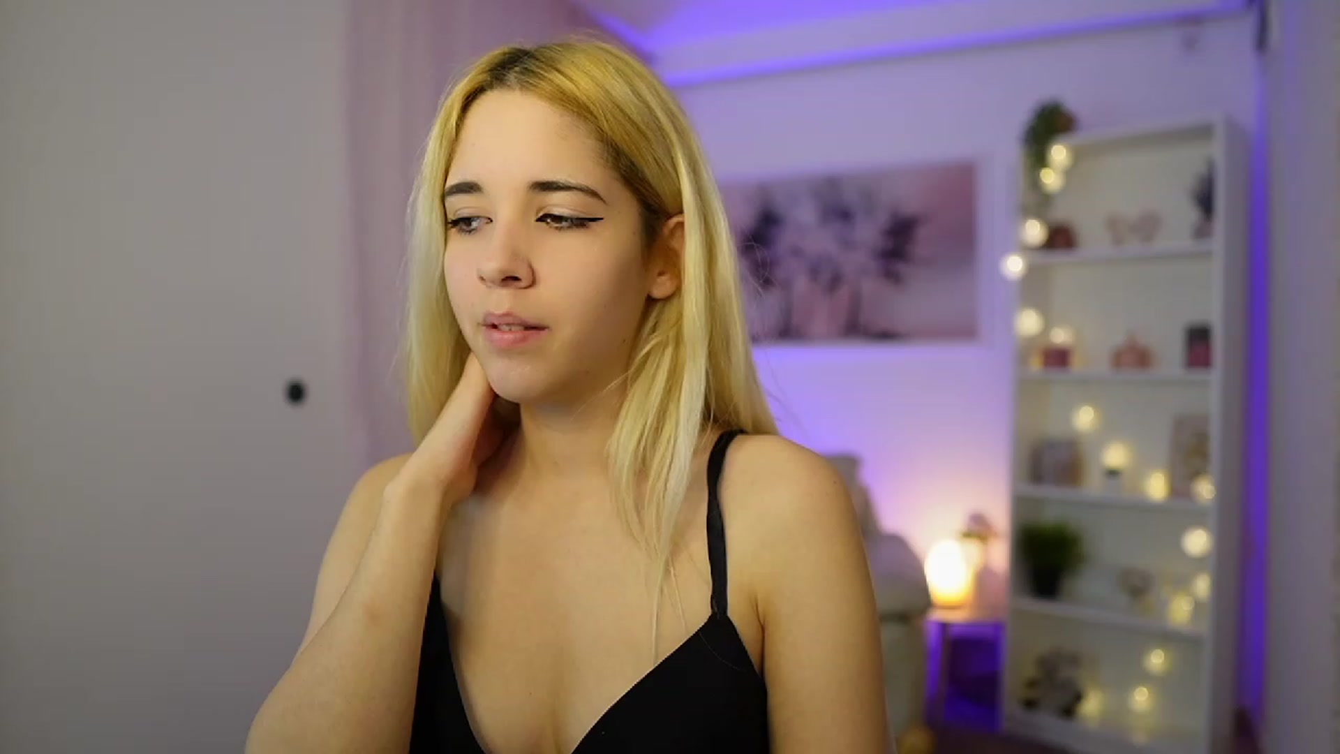 Gallery image thumbnail from Katie_Kush18's myfreecams stream on, 11/21/2023, 10:23 image 18 of 20