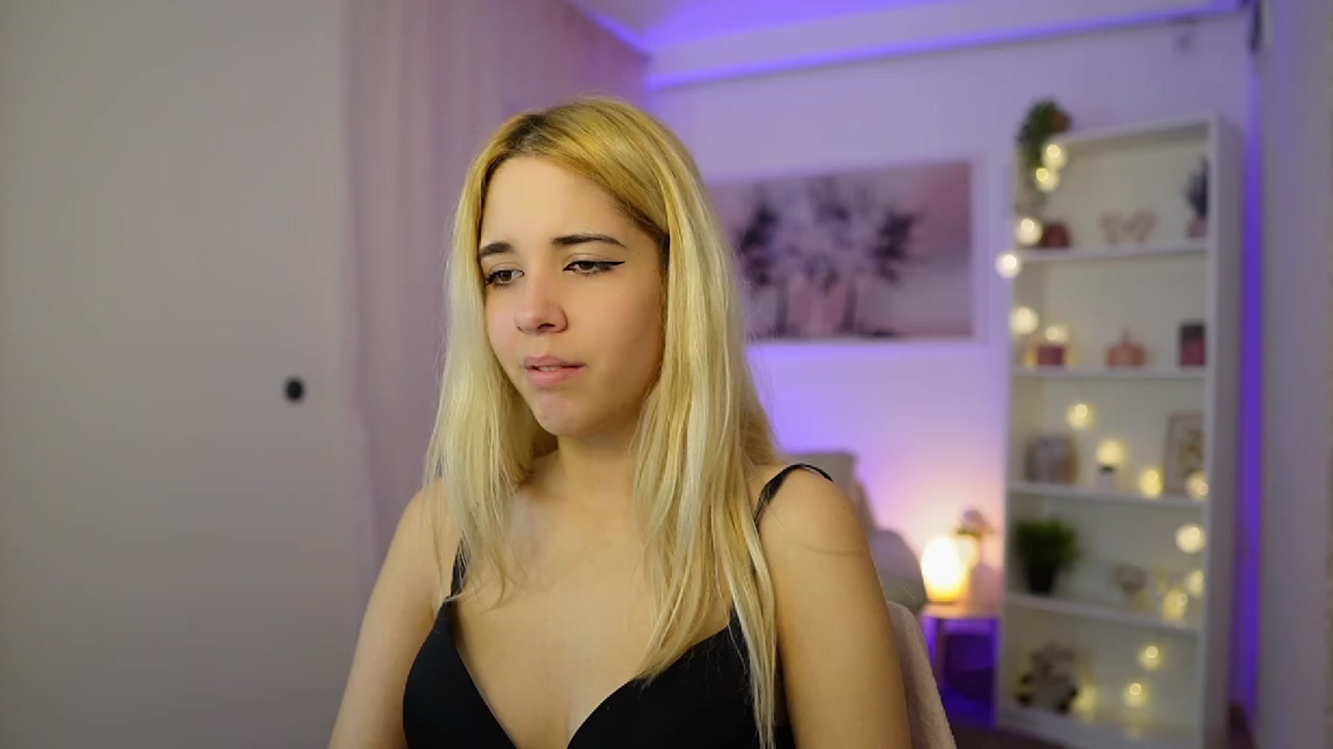 Gallery image thumbnail from Katie_Kush18's myfreecams stream on, 11/21/2023, 11:04 image 3 of 20