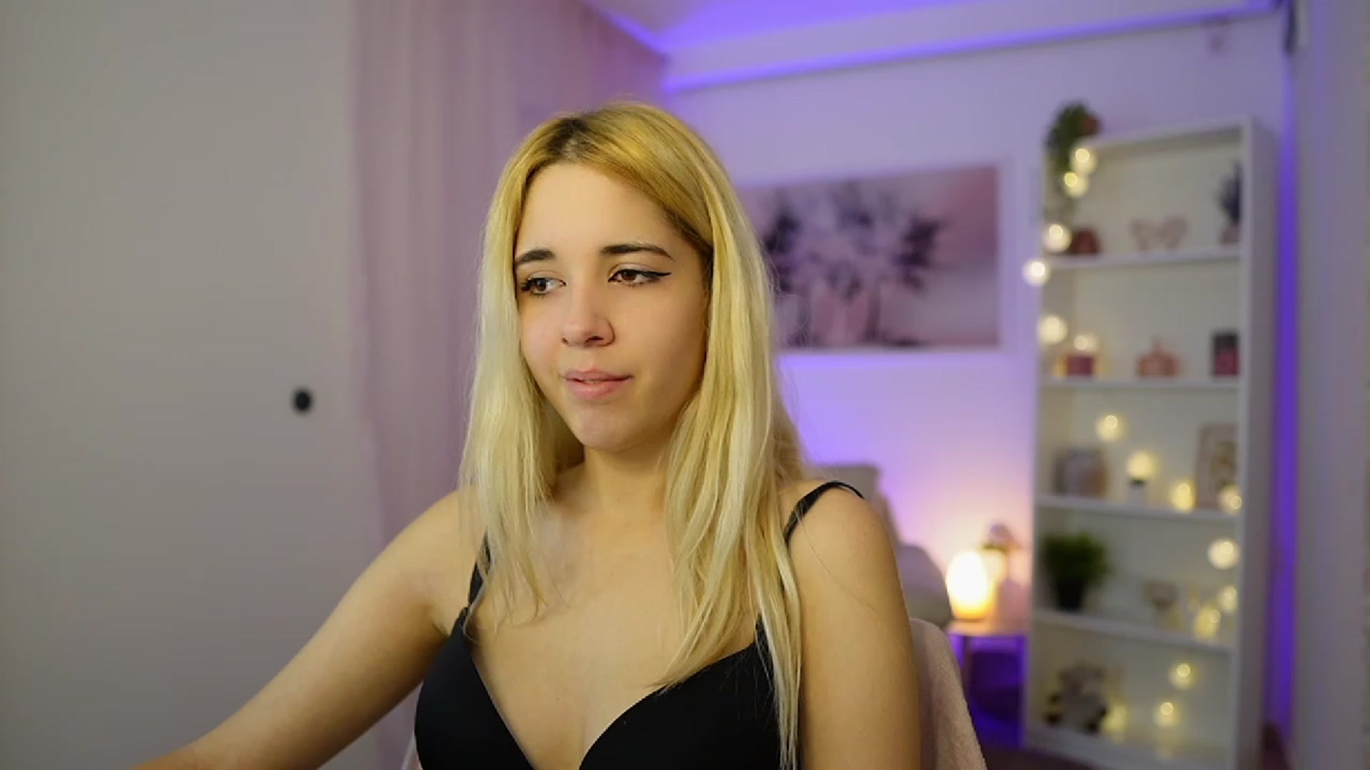 Gallery image thumbnail from Katie_Kush18's myfreecams stream on, 11/21/2023, 11:04 image 4 of 20