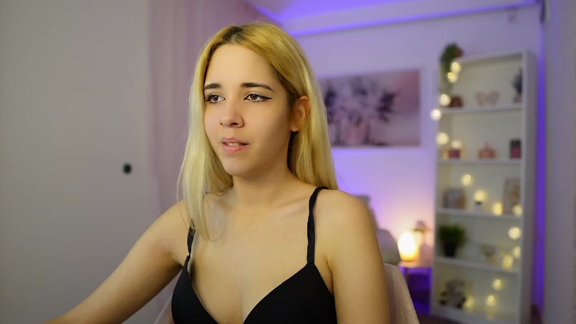 Gallery image thumbnail from Katie_Kush18's myfreecams stream on, 11/21/2023, 11:04 image 16 of 20