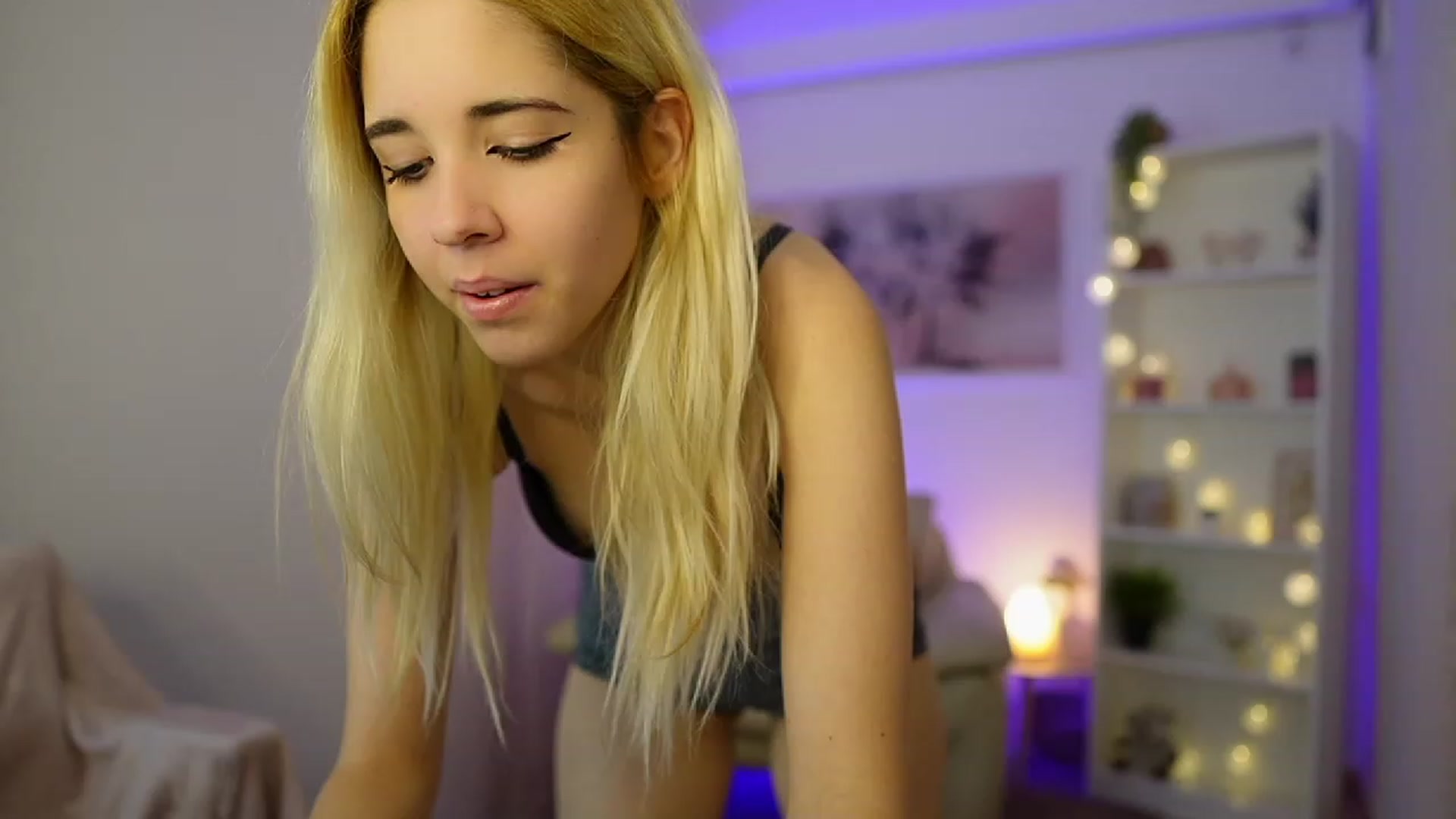 Gallery image thumbnail from Katie_Kush18's myfreecams stream on, 11/21/2023, 11:04 image 14 of 20