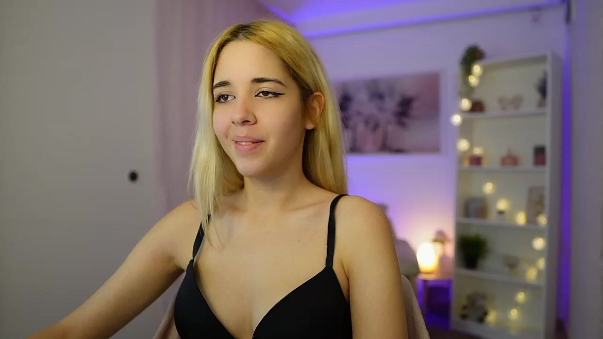 Gallery image thumbnail from Katie_Kush18's myfreecams stream on, 11/21/2023, 11:04 image 15 of 20