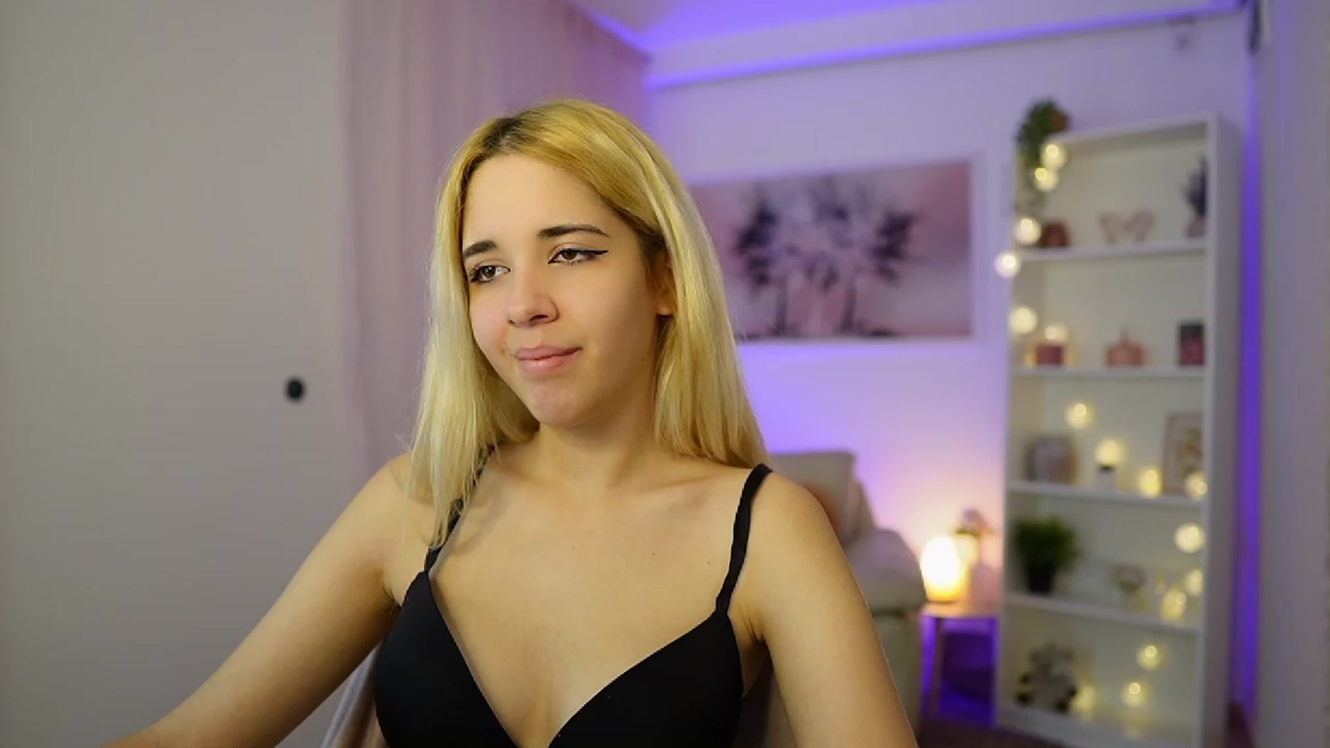 Gallery image thumbnail from Katie_Kush18's myfreecams stream on, 11/21/2023, 11:04 image 19 of 20