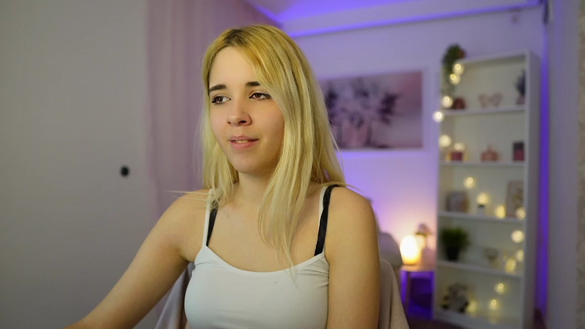 Gallery image thumbnail from Katie_Kush18's myfreecams stream on, 11/21/2023, 12:59 image 7 of 20