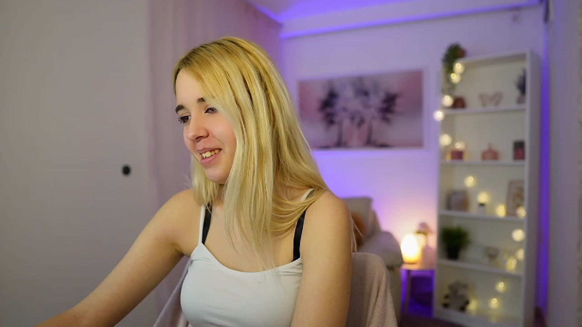 Gallery image thumbnail from Katie_Kush18's myfreecams stream on, 11/21/2023, 12:59 image 13 of 20