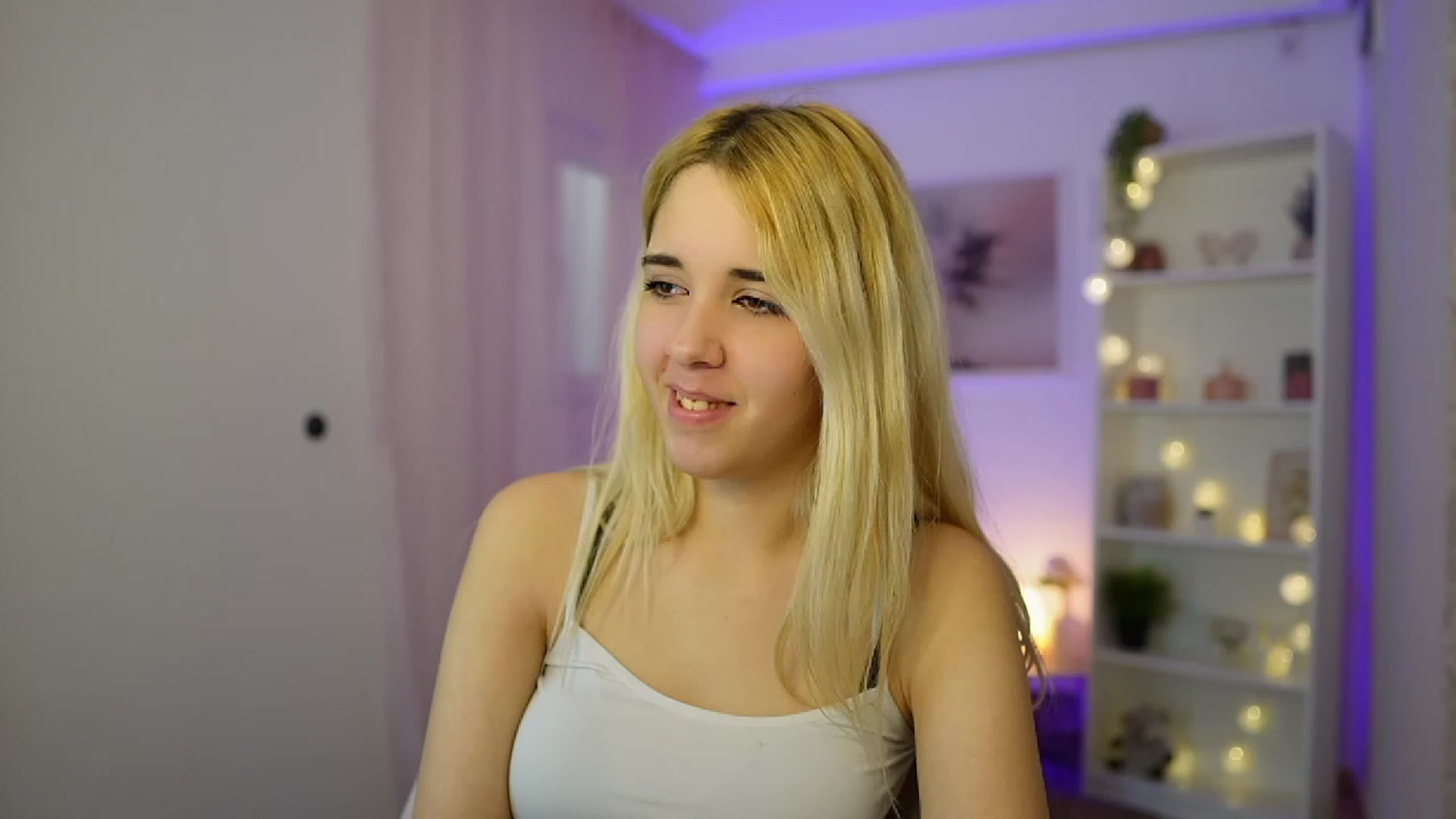 Gallery image thumbnail from Katie_Kush18's myfreecams stream on, 11/21/2023, 12:59 image 11 of 20