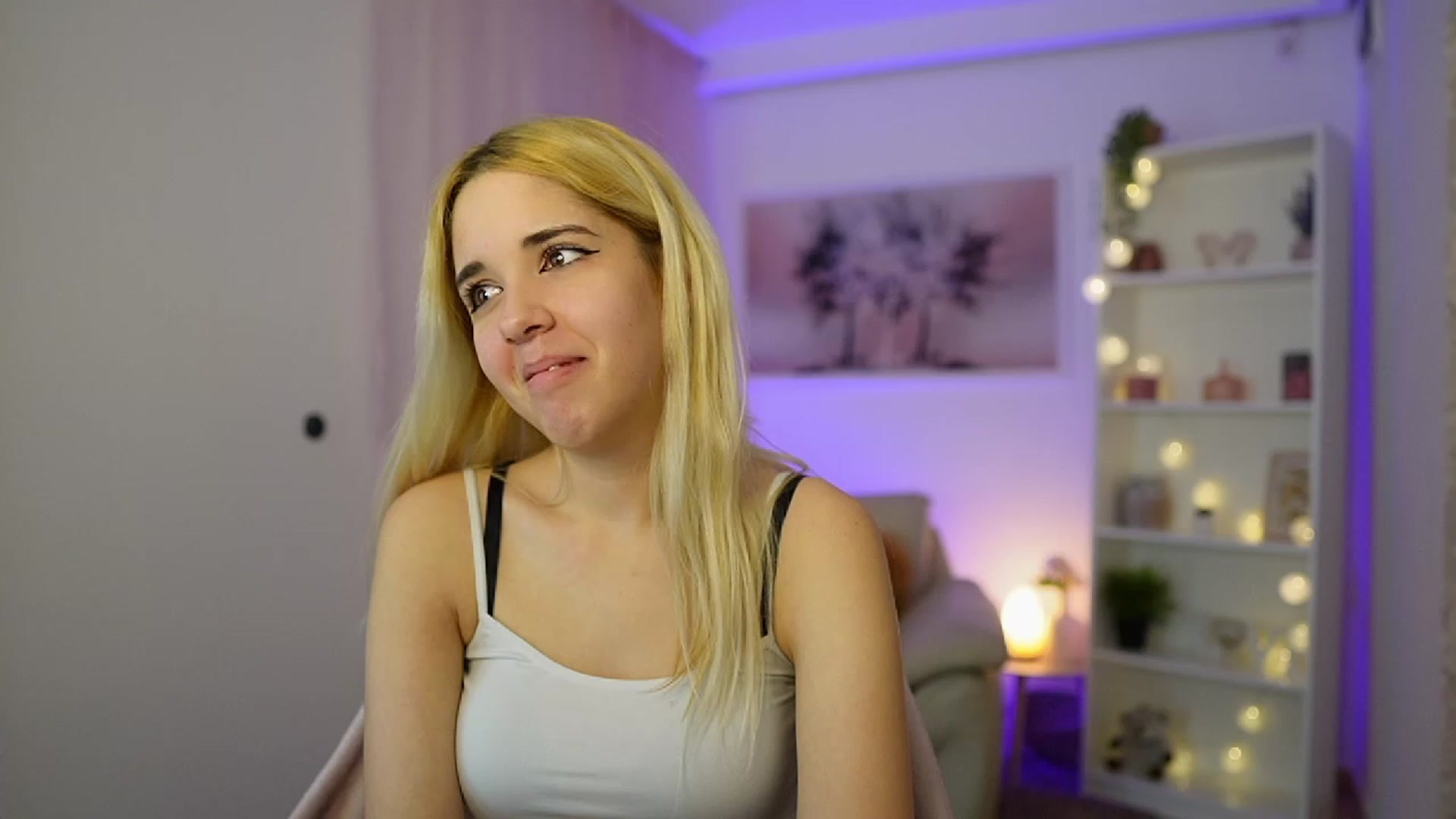 Gallery image thumbnail from Katie_Kush18's myfreecams stream on, 11/21/2023, 12:59 image 18 of 20