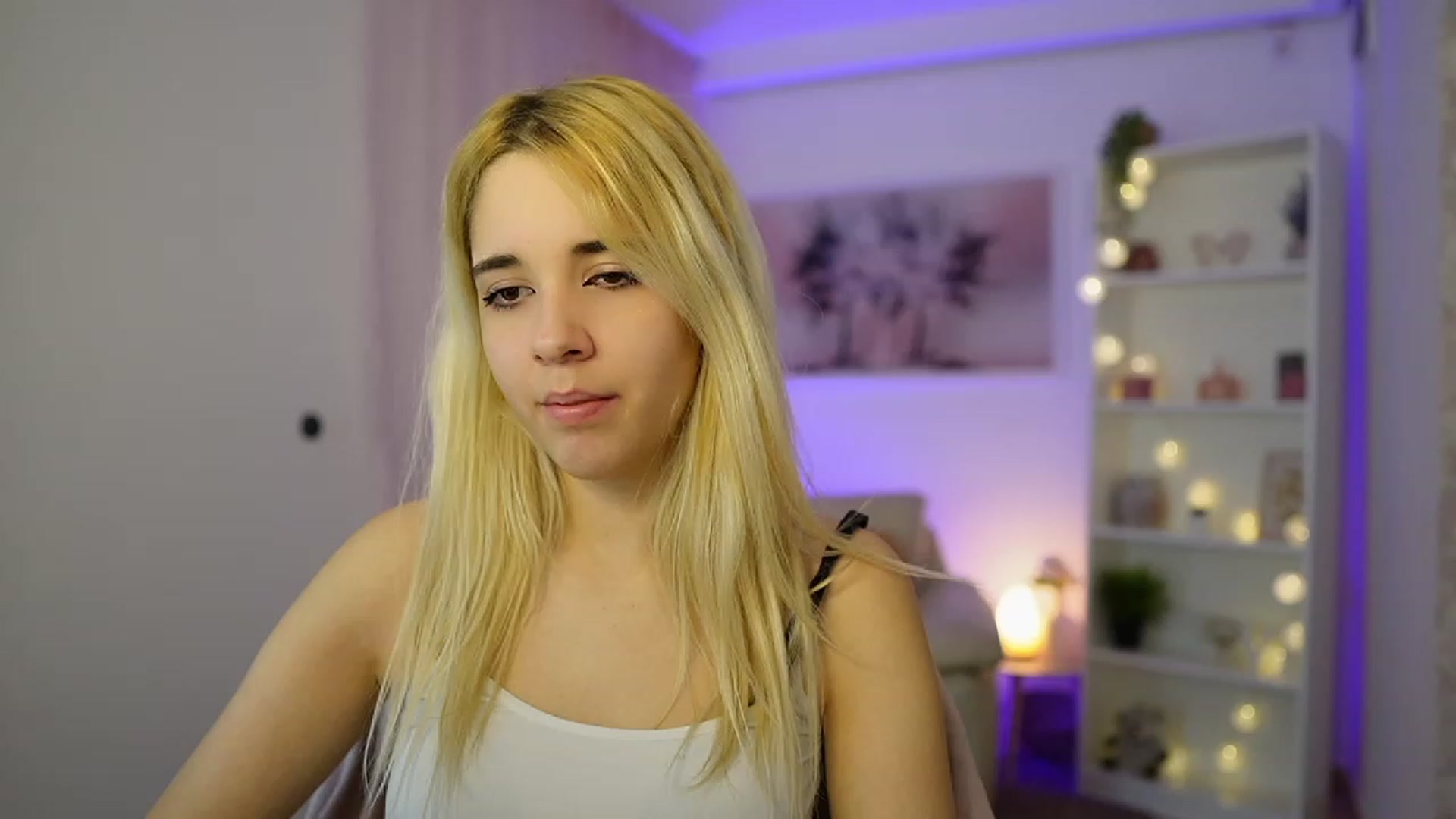 Gallery image thumbnail from Katie_Kush18's myfreecams stream on, 11/21/2023, 12:59 image 1 of 20