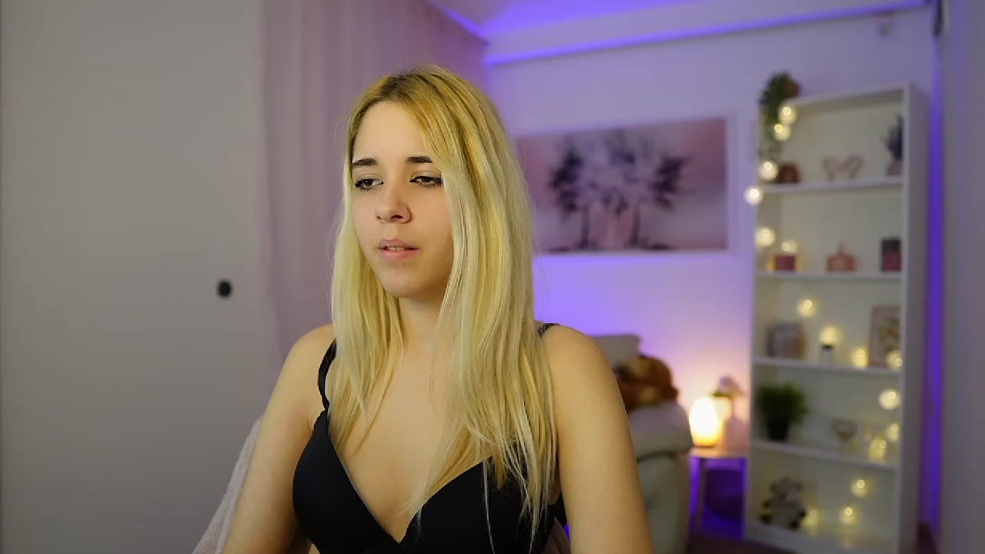 Gallery image thumbnail from Katie_Kush18's myfreecams stream on, 11/22/2023, 10:44 image 20 of 20