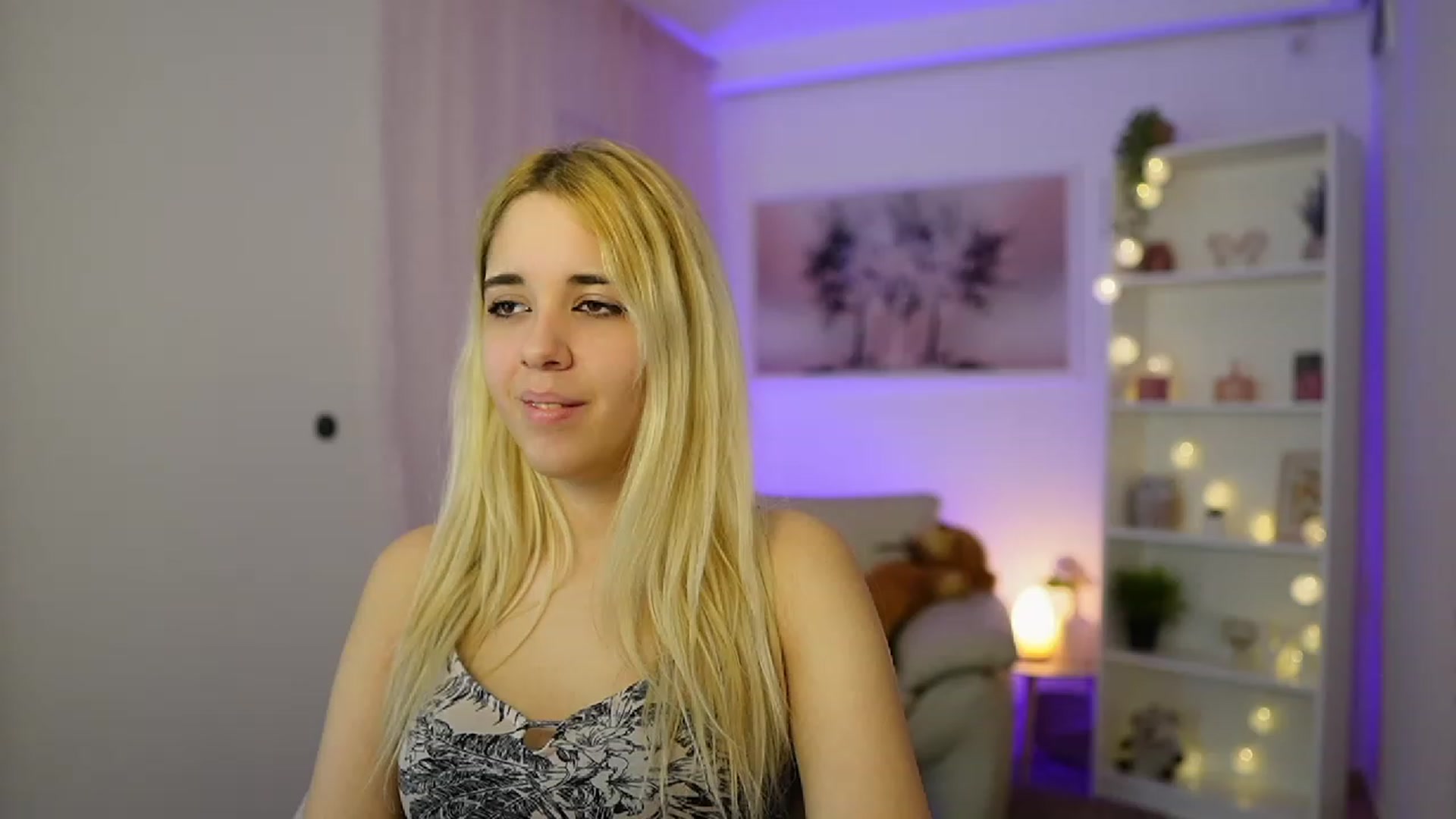 Gallery image thumbnail from Katie_Kush18's myfreecams stream on, 11/22/2023, 10:44 image 8 of 20
