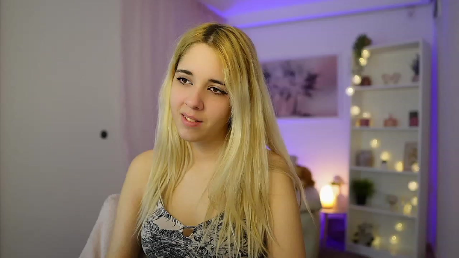Gallery image thumbnail from Katie_Kush18's myfreecams stream on, 11/22/2023, 10:44 image 7 of 20