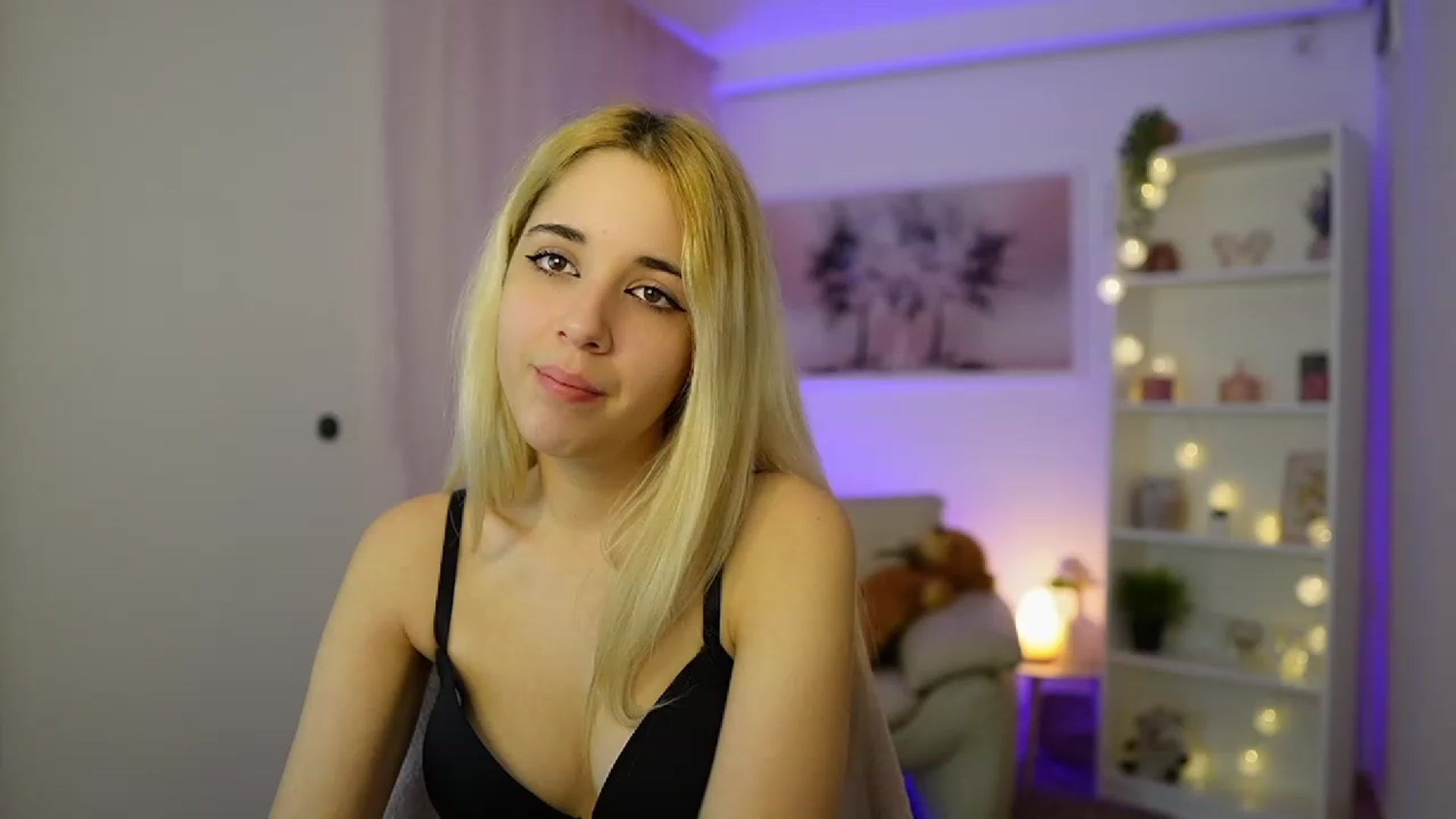 Gallery image thumbnail from Katie_Kush18's myfreecams stream on, 11/22/2023, 12:59 image 16 of 20