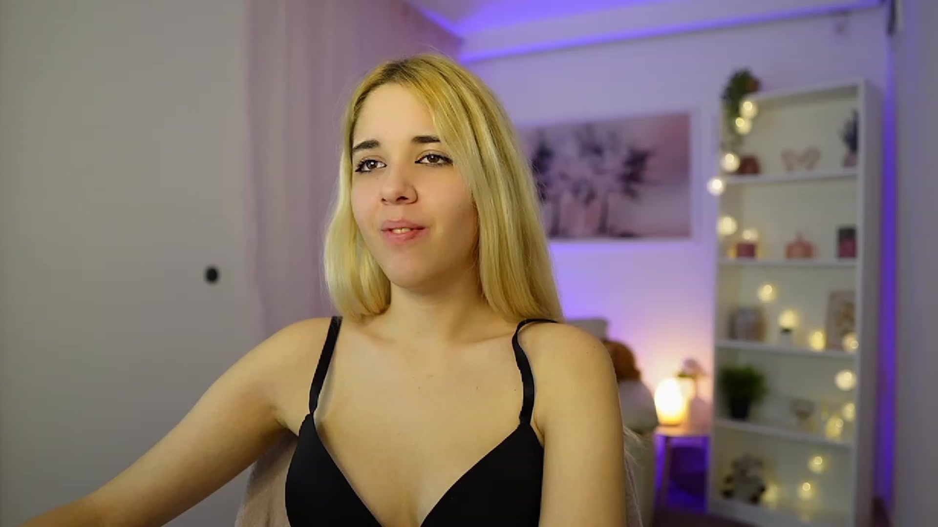 Gallery image thumbnail from Katie_Kush18's myfreecams stream on, 11/22/2023, 12:59 image 14 of 20