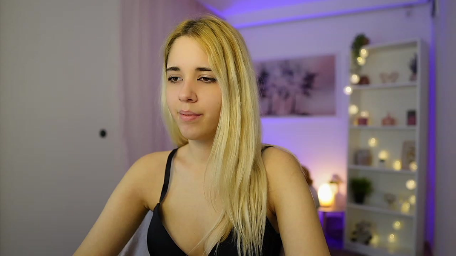 Gallery image thumbnail from Katie_Kush18's myfreecams stream on, 11/22/2023, 12:59 image 2 of 20