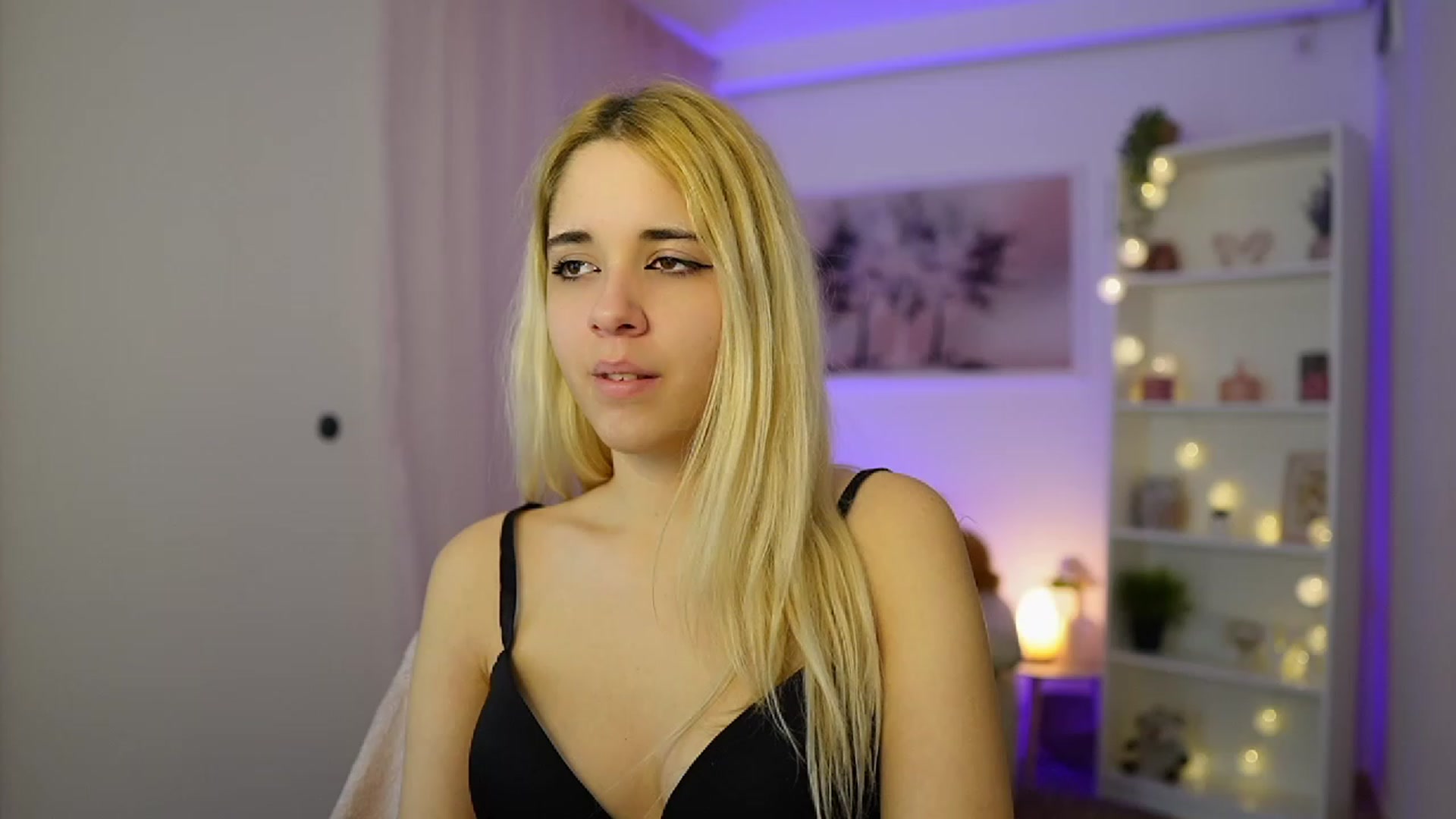 Gallery image thumbnail from Katie_Kush18's myfreecams stream on, 11/22/2023, 12:59 image 3 of 20