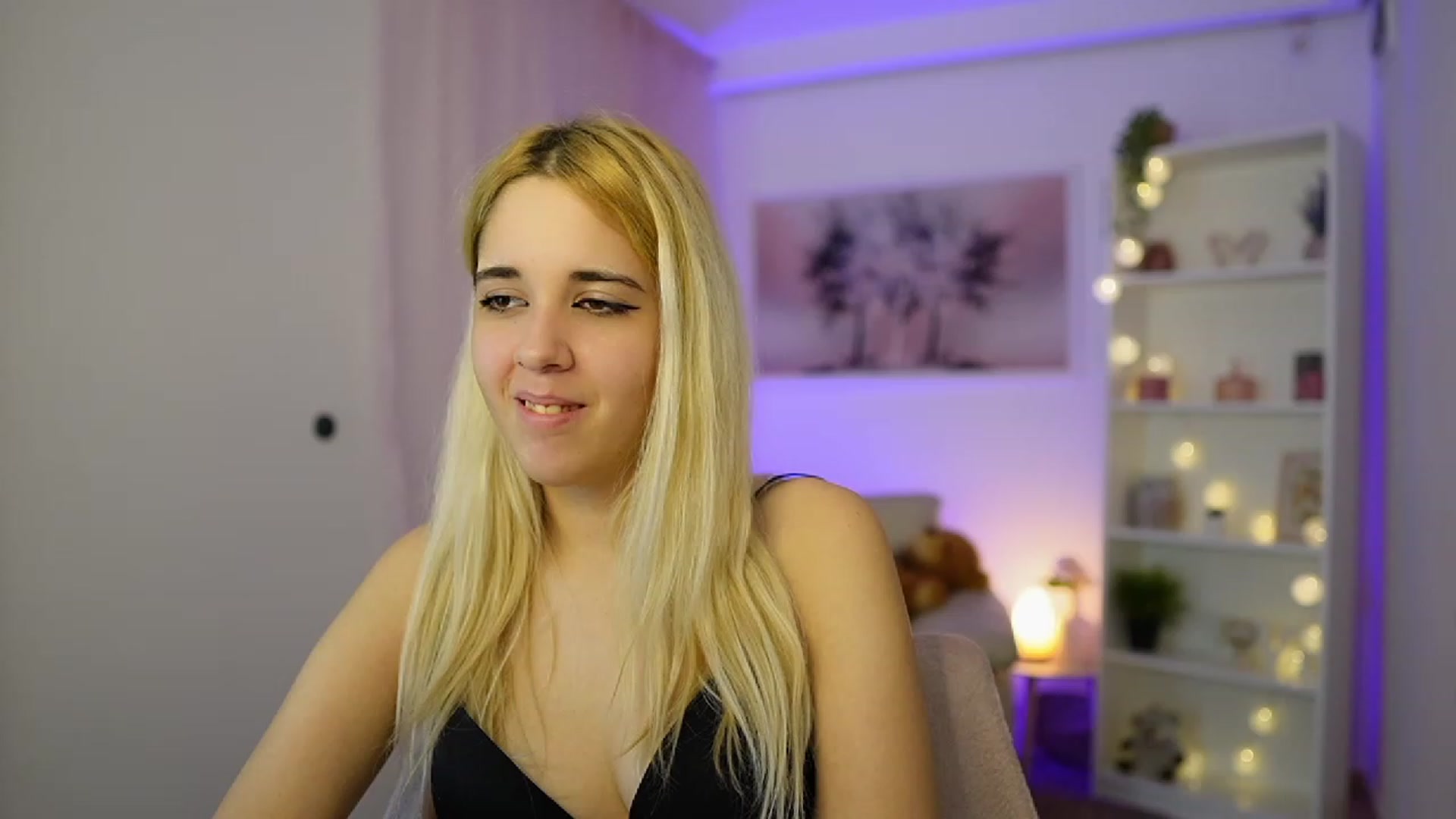 Gallery image thumbnail from Katie_Kush18's myfreecams stream on, 11/22/2023, 13:58 image 18 of 20