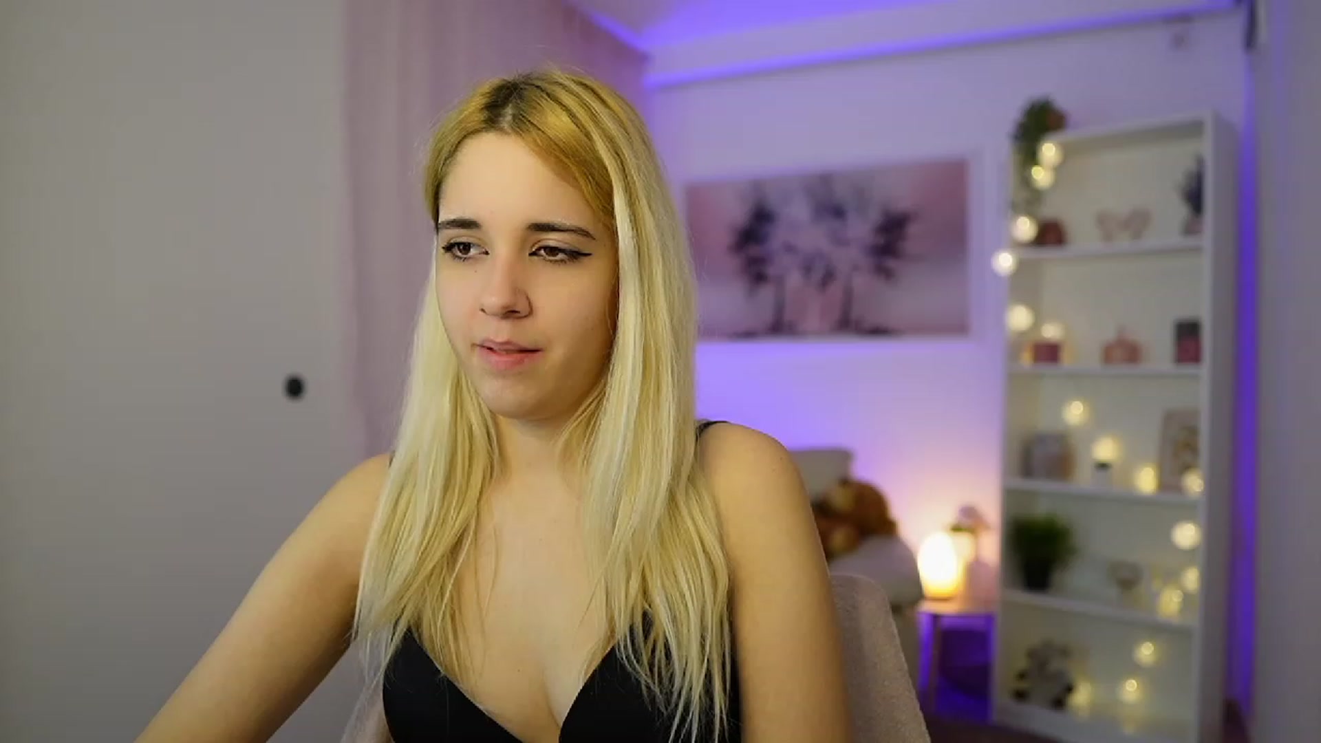 Gallery image thumbnail from Katie_Kush18's myfreecams stream on, 11/22/2023, 13:58 image 16 of 20