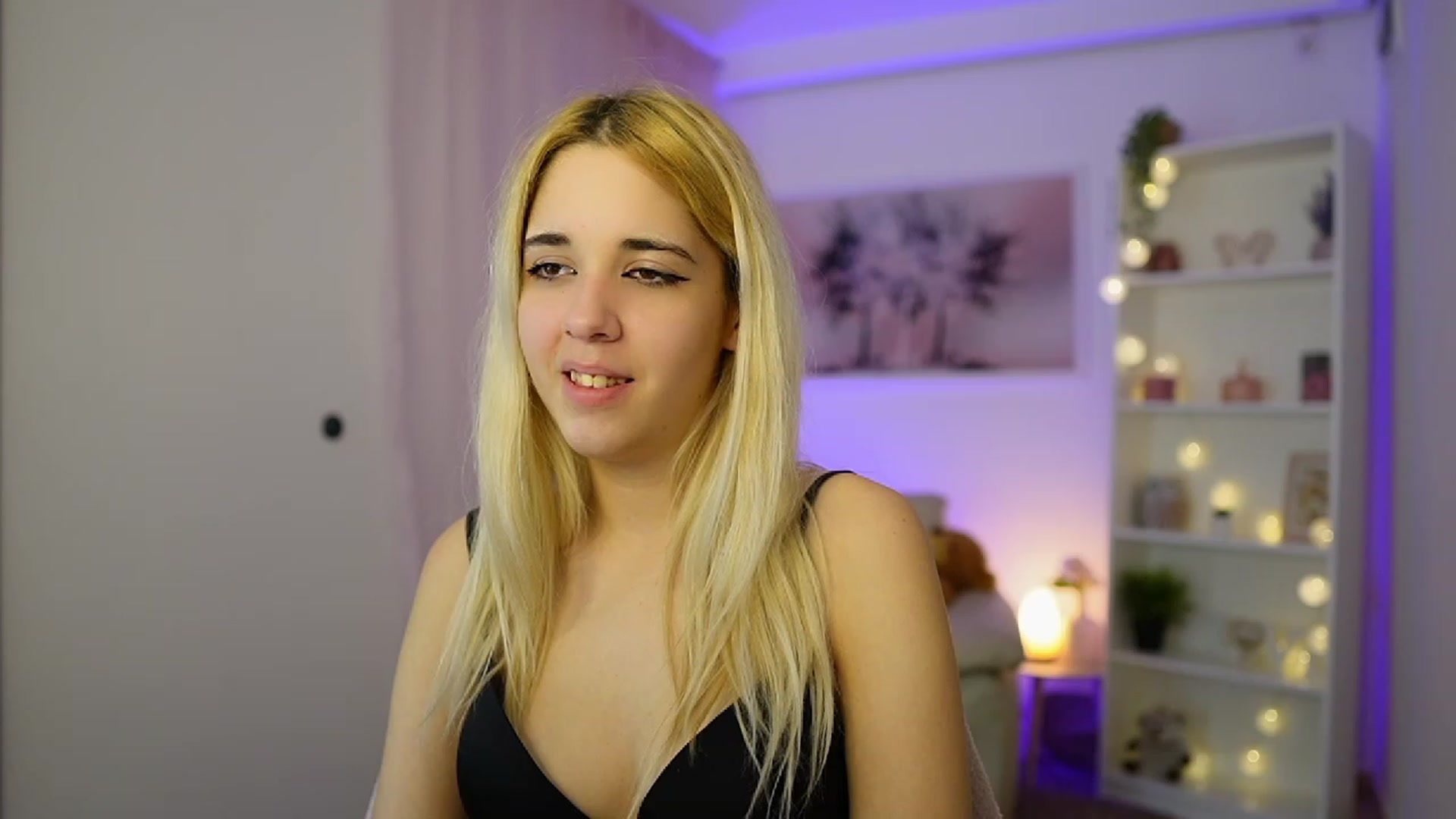 Gallery image thumbnail from Katie_Kush18's myfreecams stream on, 11/22/2023, 13:58 image 4 of 20