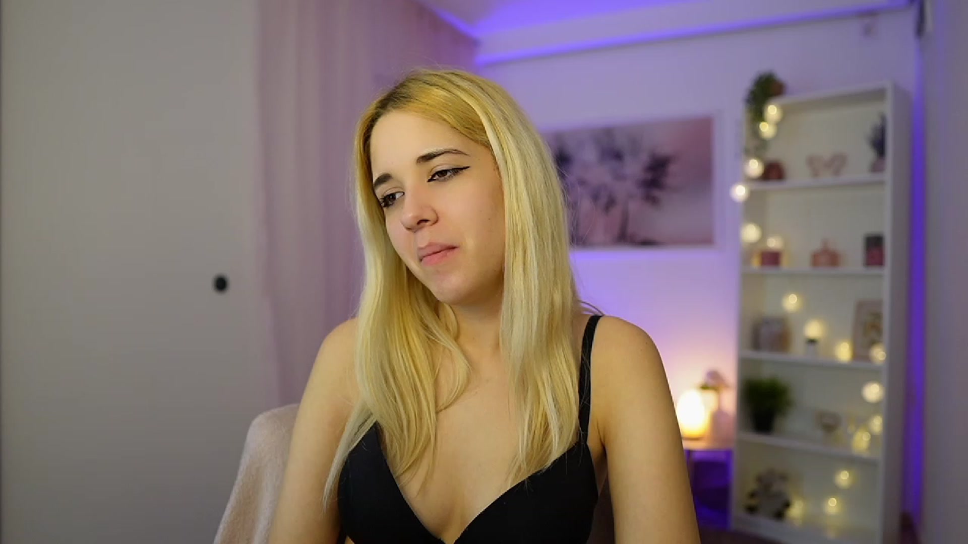 Gallery image thumbnail from Katie_Kush18's myfreecams stream on, 11/22/2023, 13:58 image 7 of 20