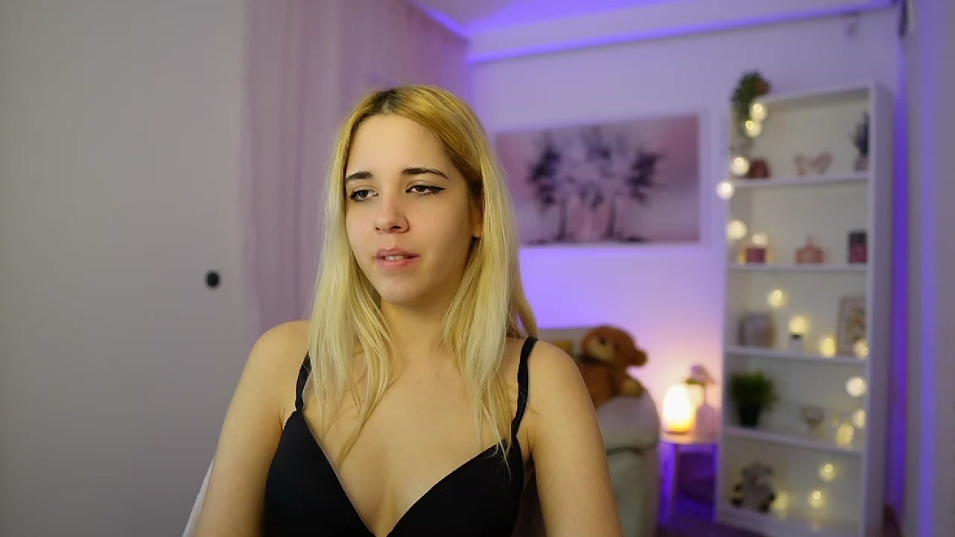 Gallery image thumbnail from Katie_Kush18's myfreecams stream on, 11/24/2023, 11:17 image 16 of 20
