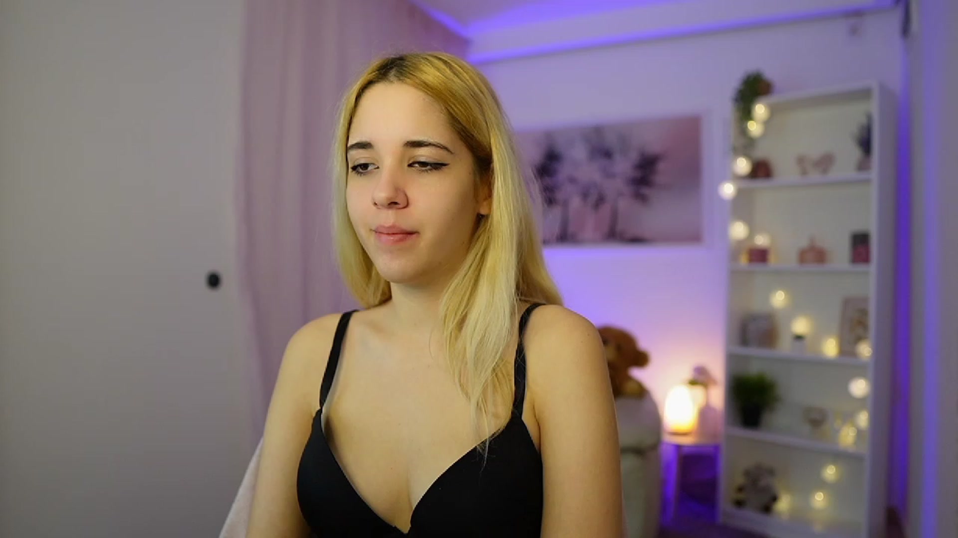 Gallery image thumbnail from Katie_Kush18's myfreecams stream on, 11/24/2023, 11:17 image 14 of 20