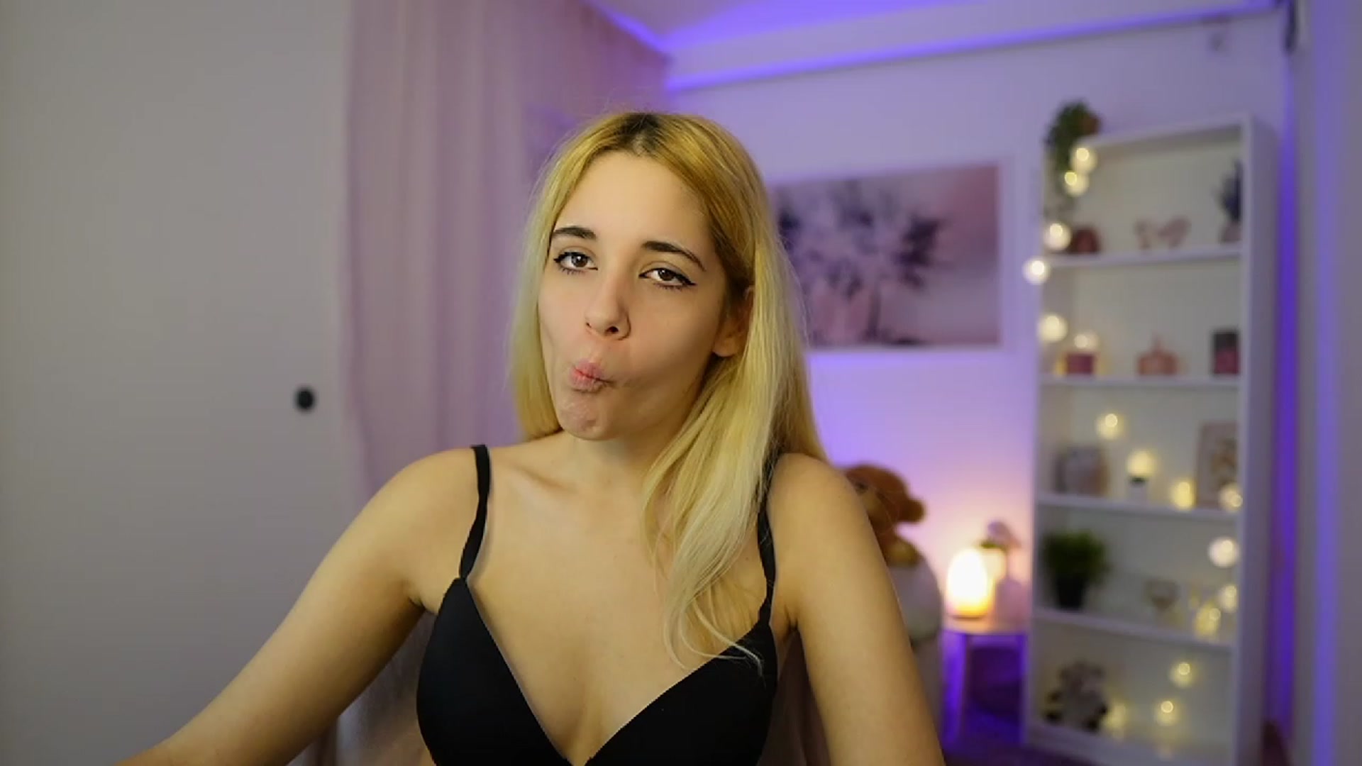 Gallery image thumbnail from Katie_Kush18's myfreecams stream on, 11/24/2023, 11:17 image 20 of 20