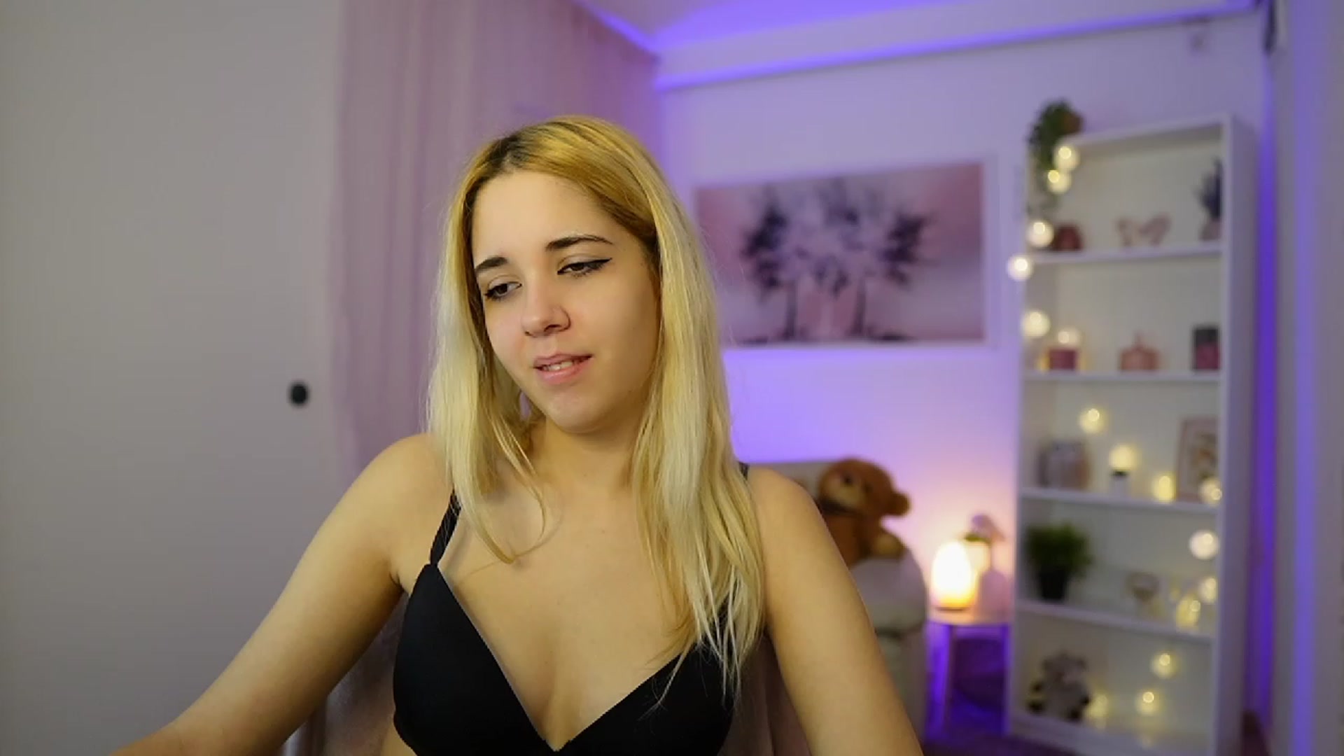 Gallery image thumbnail from Katie_Kush18's myfreecams stream on, 11/24/2023, 11:17 image 7 of 20