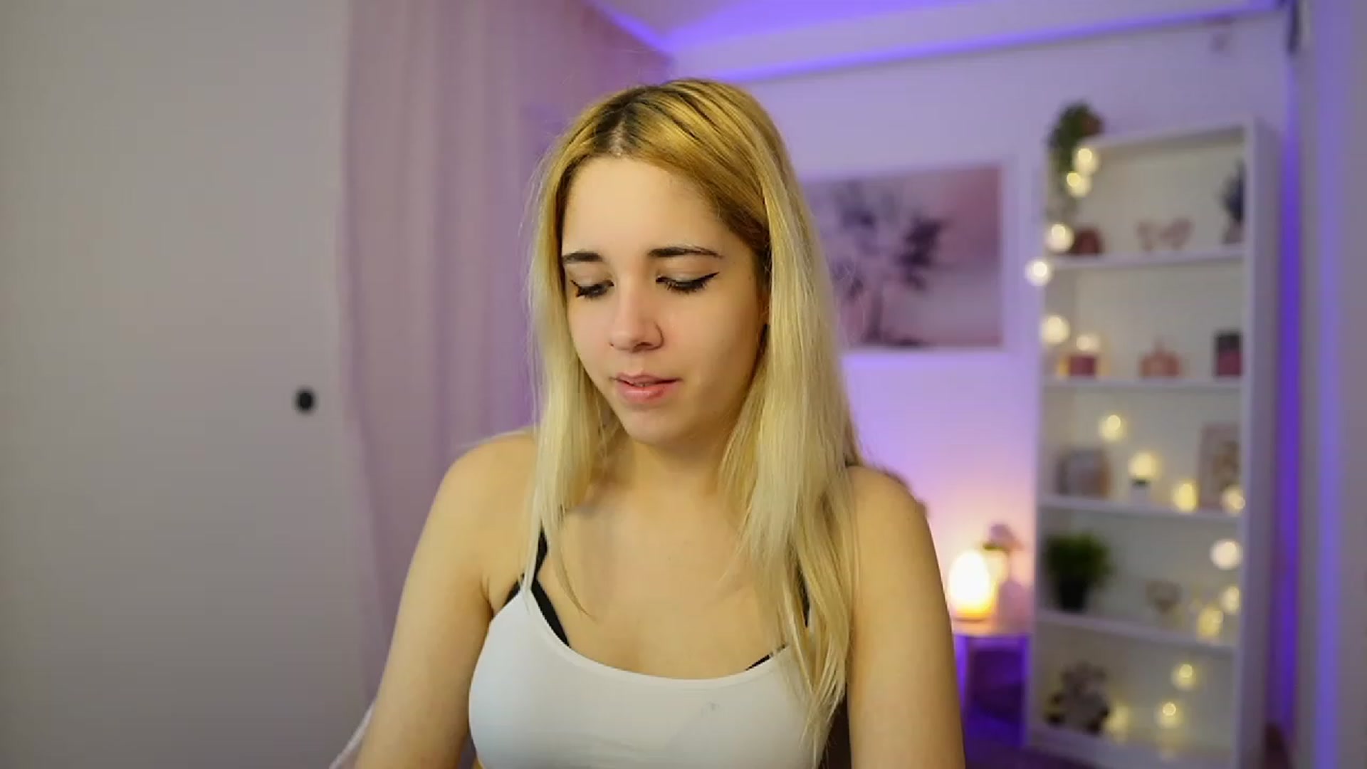 Gallery image thumbnail from Katie_Kush18's myfreecams stream on, 11/24/2023, 11:17 image 1 of 20