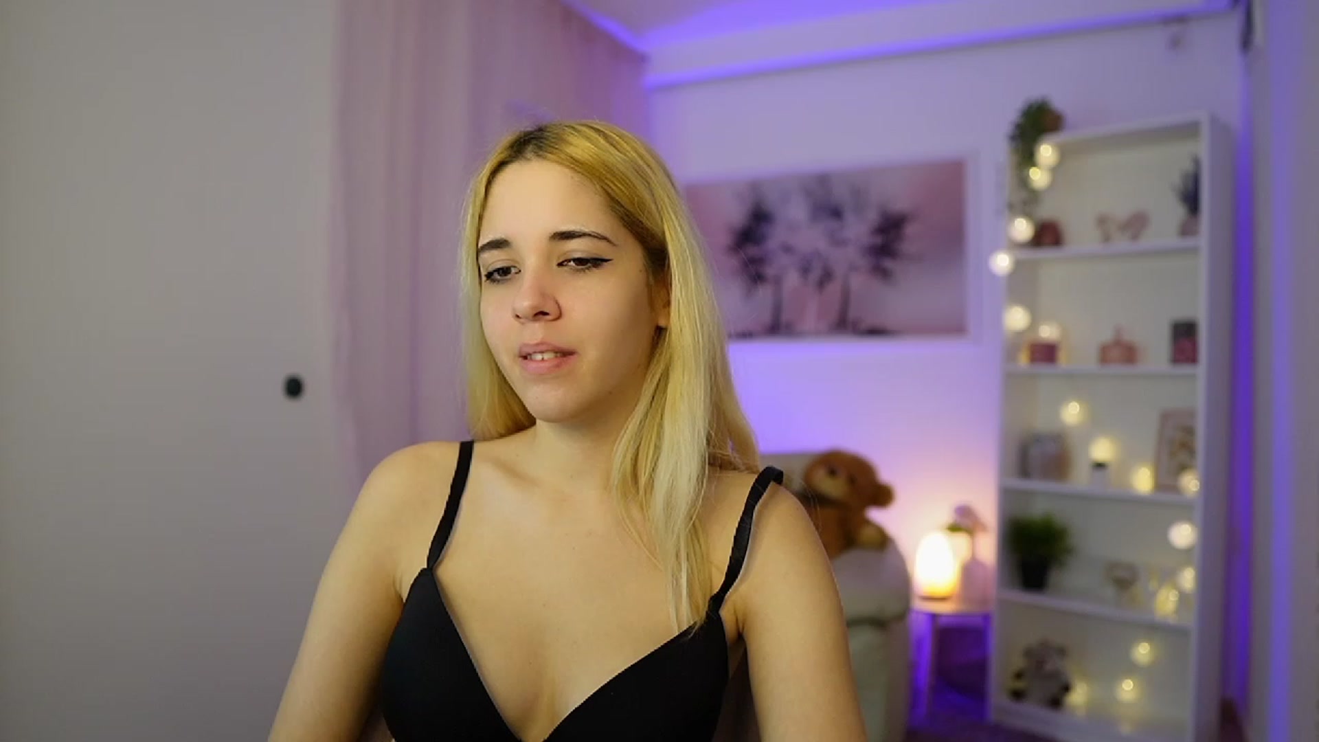 Gallery image thumbnail from Katie_Kush18's myfreecams stream on, 11/24/2023, 11:17 image 18 of 20