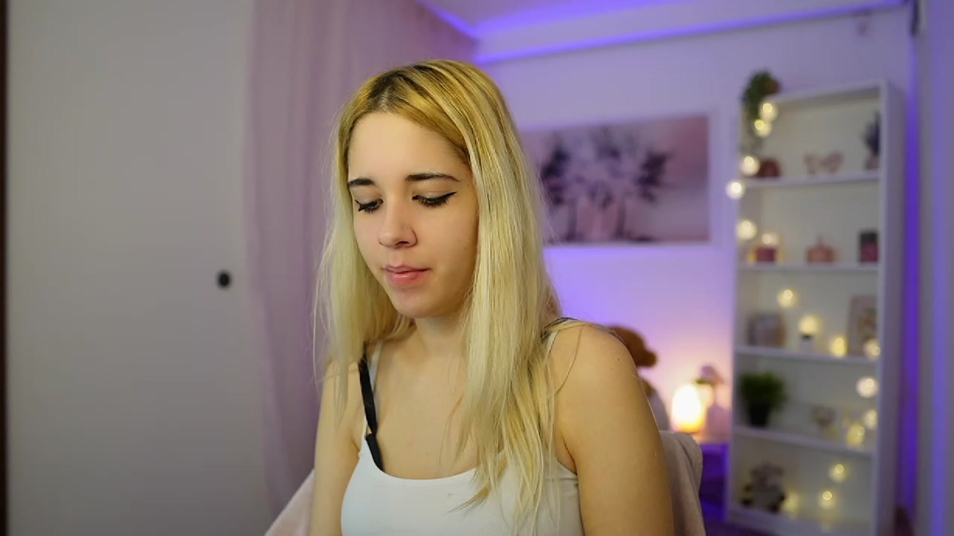Gallery image thumbnail from Katie_Kush18's myfreecams stream on, 11/24/2023, 12:34 image 20 of 20