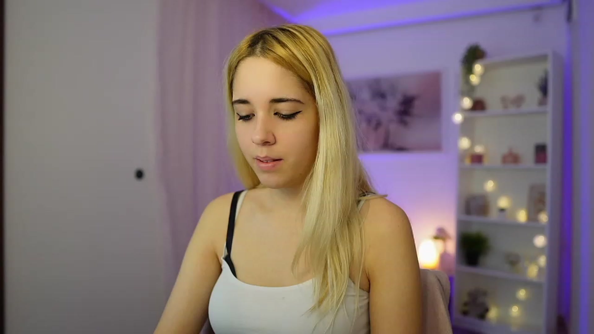 Gallery image thumbnail from Katie_Kush18's myfreecams stream on, 11/24/2023, 12:34 image 11 of 20
