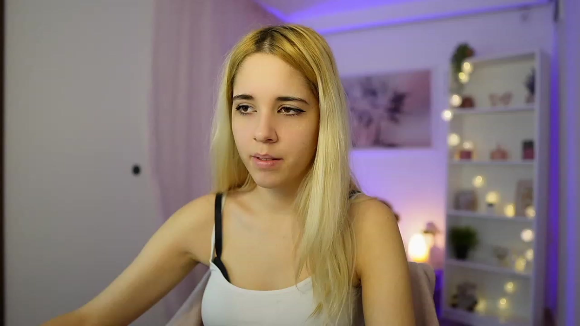 Gallery image thumbnail from Katie_Kush18's myfreecams stream on, 11/24/2023, 12:34 image 14 of 20
