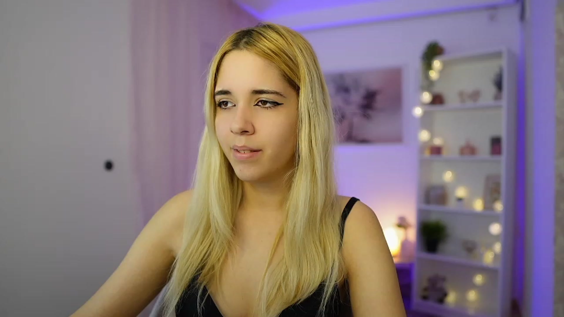 Gallery image thumbnail from Katie_Kush18's myfreecams stream on, 11/28/2023, 13:02 image 14 of 20