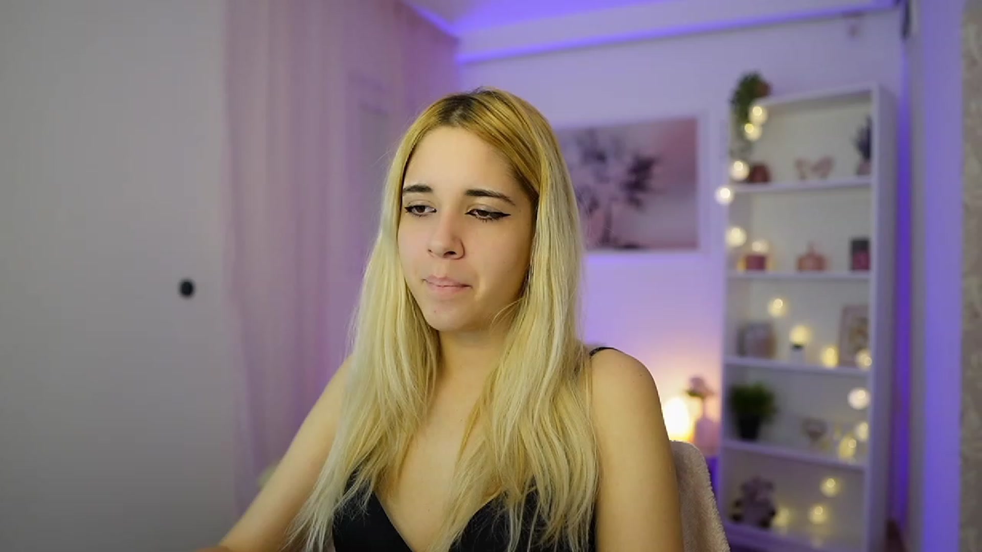 Gallery image thumbnail from Katie_Kush18's myfreecams stream on, 11/28/2023, 13:02 image 1 of 20