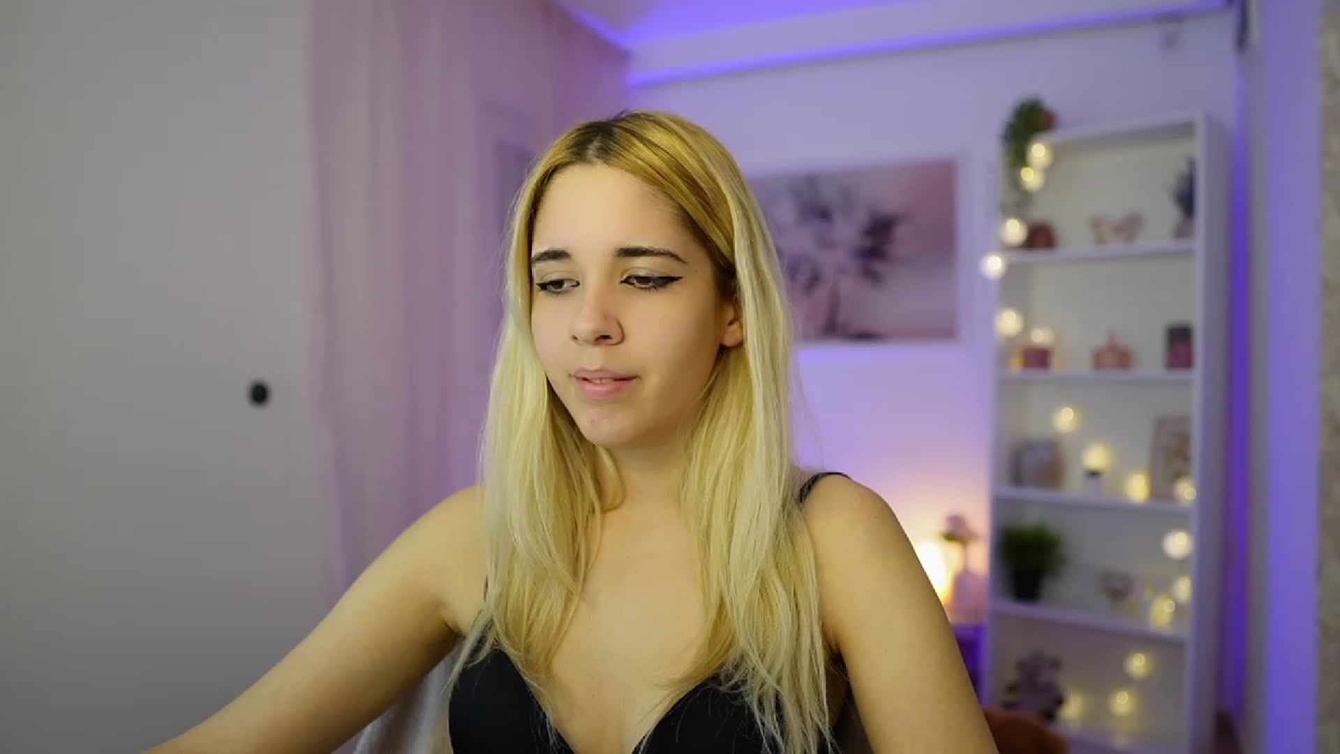 Gallery image thumbnail from Katie_Kush18's myfreecams stream on, 11/28/2023, 13:43 image 18 of 20