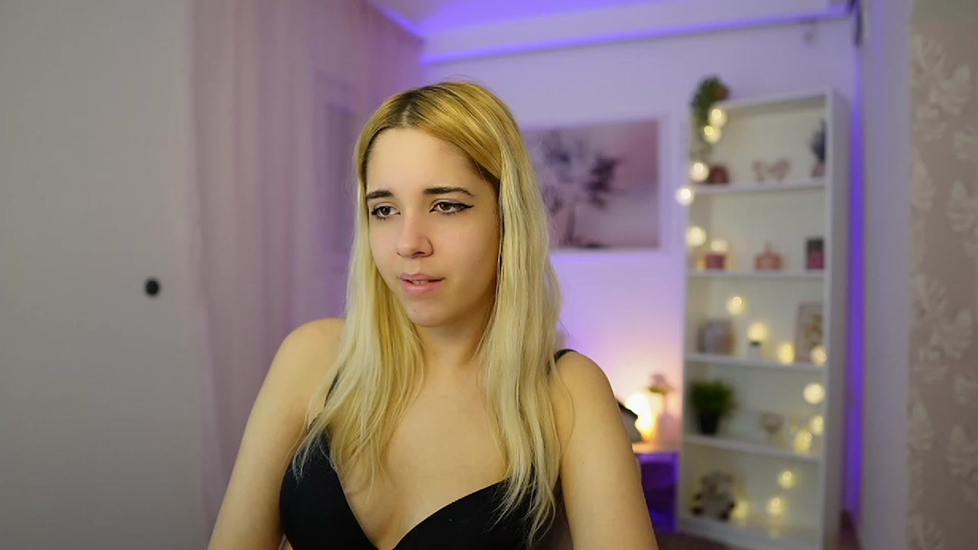Gallery image thumbnail from Katie_Kush18's myfreecams stream on, 11/29/2023, 10:45 image 11 of 20