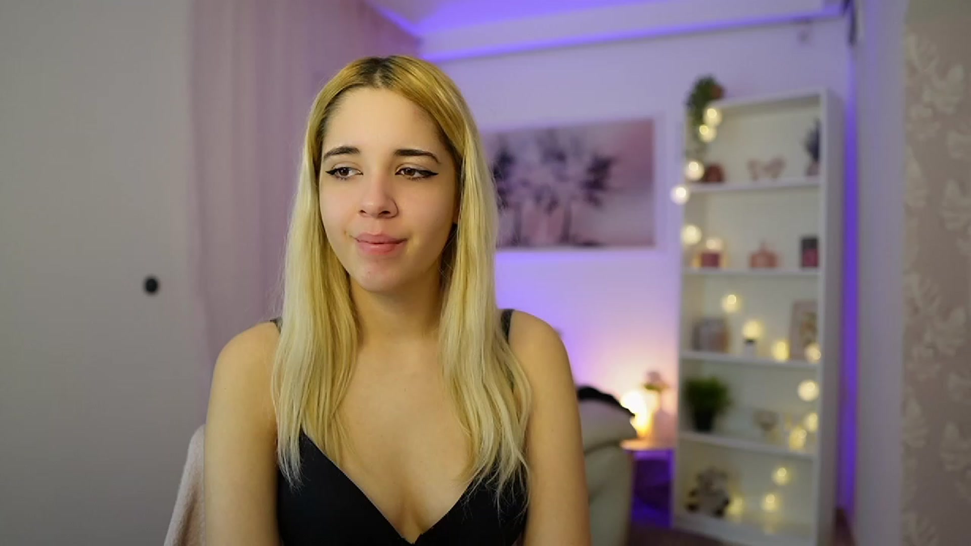 Gallery image thumbnail from Katie_Kush18's myfreecams stream on, 11/29/2023, 10:45 image 20 of 20