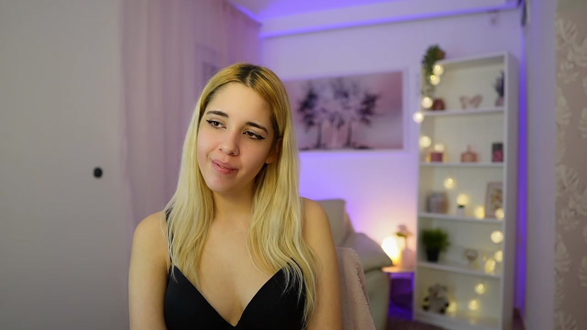 Gallery image thumbnail from Katie_Kush18's myfreecams stream on, 11/29/2023, 13:42 image 18 of 20
