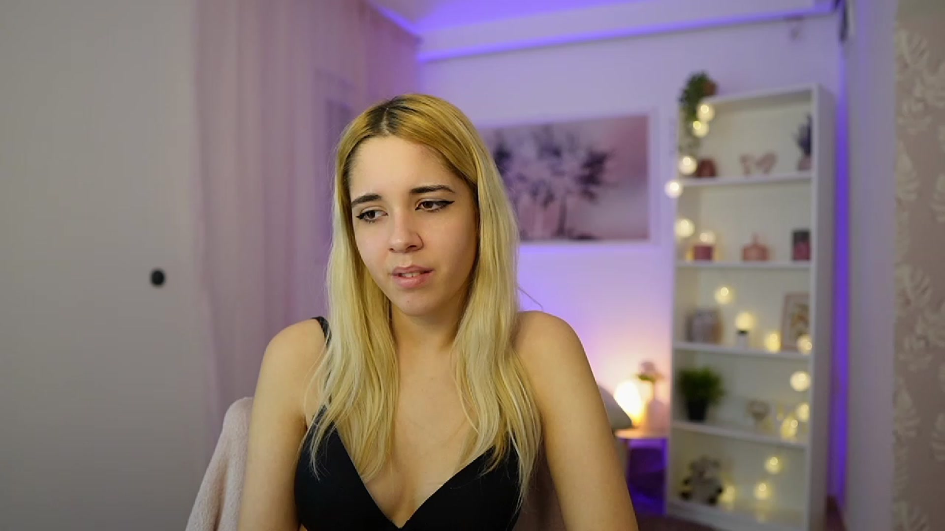 Gallery image thumbnail from Katie_Kush18's myfreecams stream on, 11/29/2023, 13:42 image 16 of 20