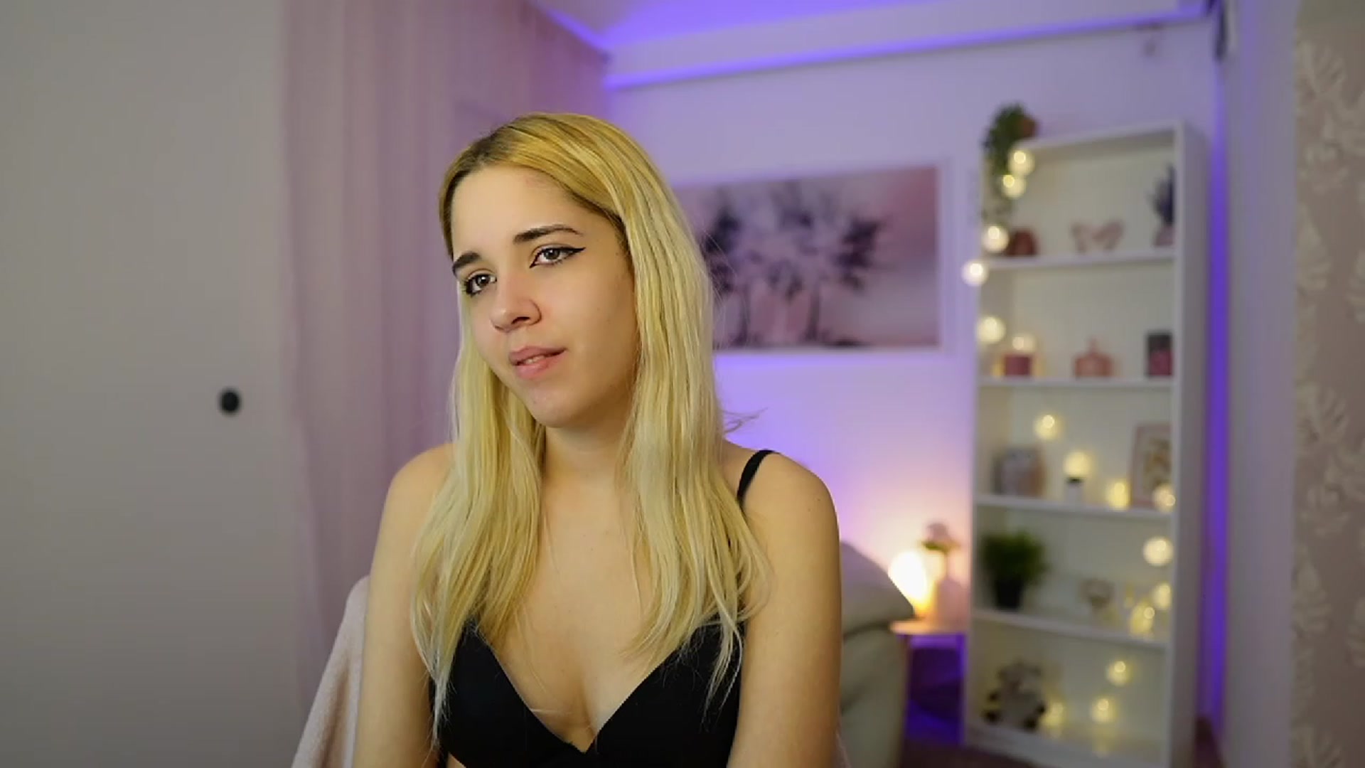 Gallery image thumbnail from Katie_Kush18's myfreecams stream on, 11/29/2023, 13:42 image 1 of 20