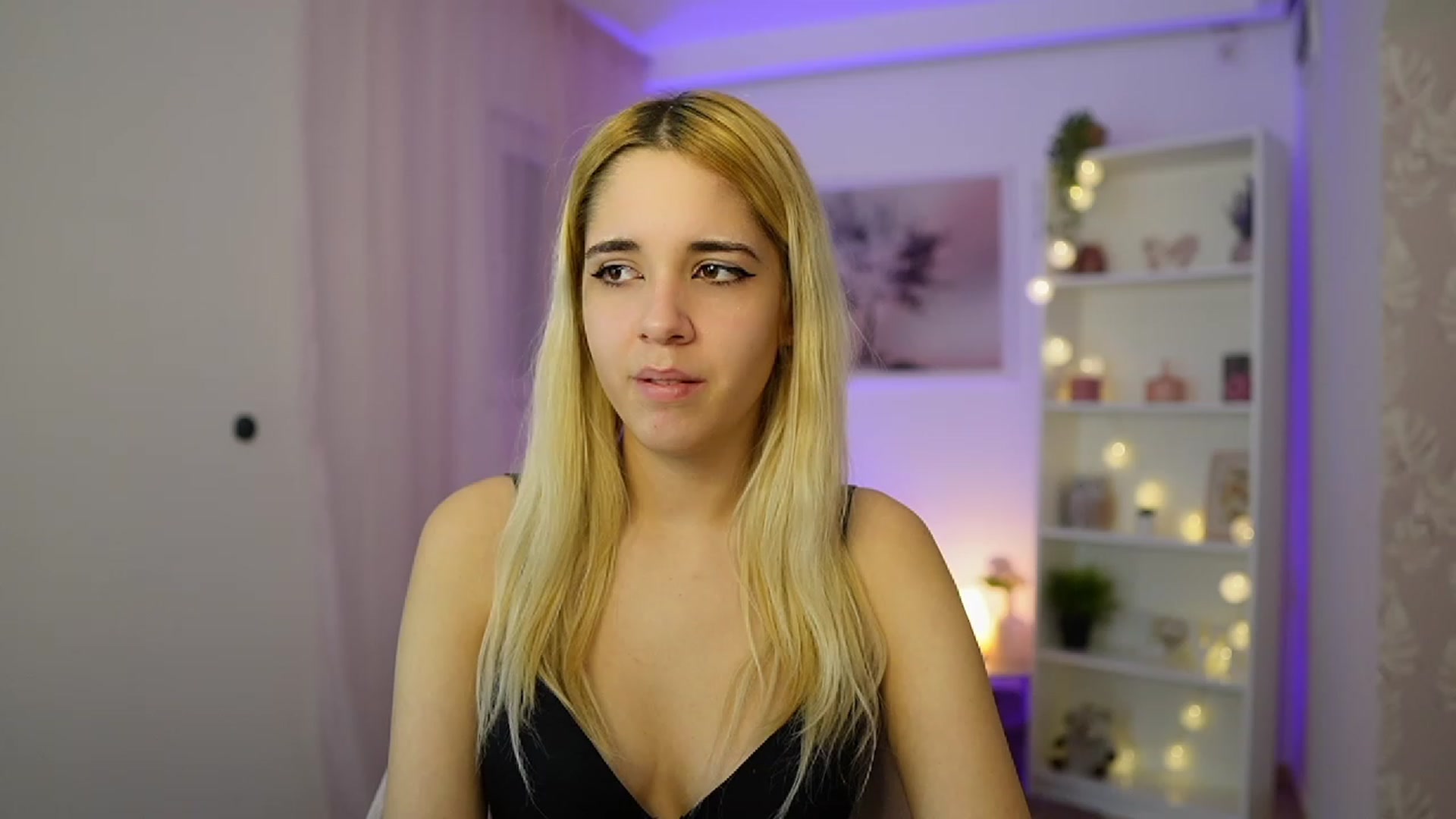 Gallery image thumbnail from Katie_Kush18's myfreecams stream on, 11/29/2023, 13:42 image 8 of 20
