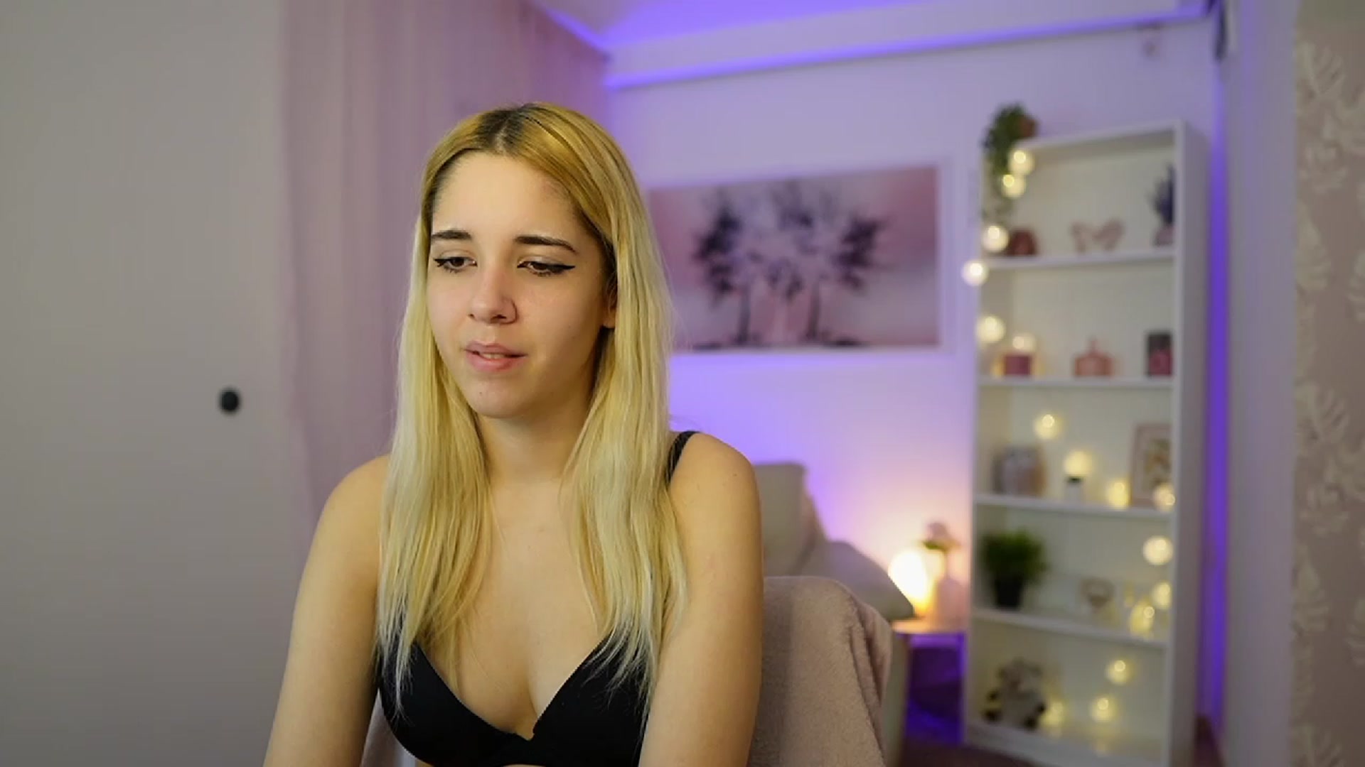 Gallery image thumbnail from Katie_Kush18's myfreecams stream on, 11/29/2023, 13:42 image 3 of 20