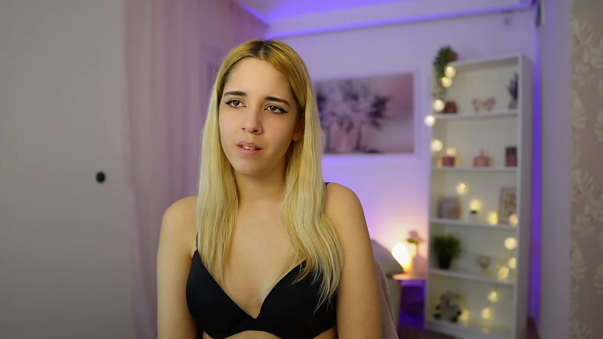 Gallery image thumbnail from Katie_Kush18's myfreecams stream on, 11/29/2023, 13:42 image 15 of 20